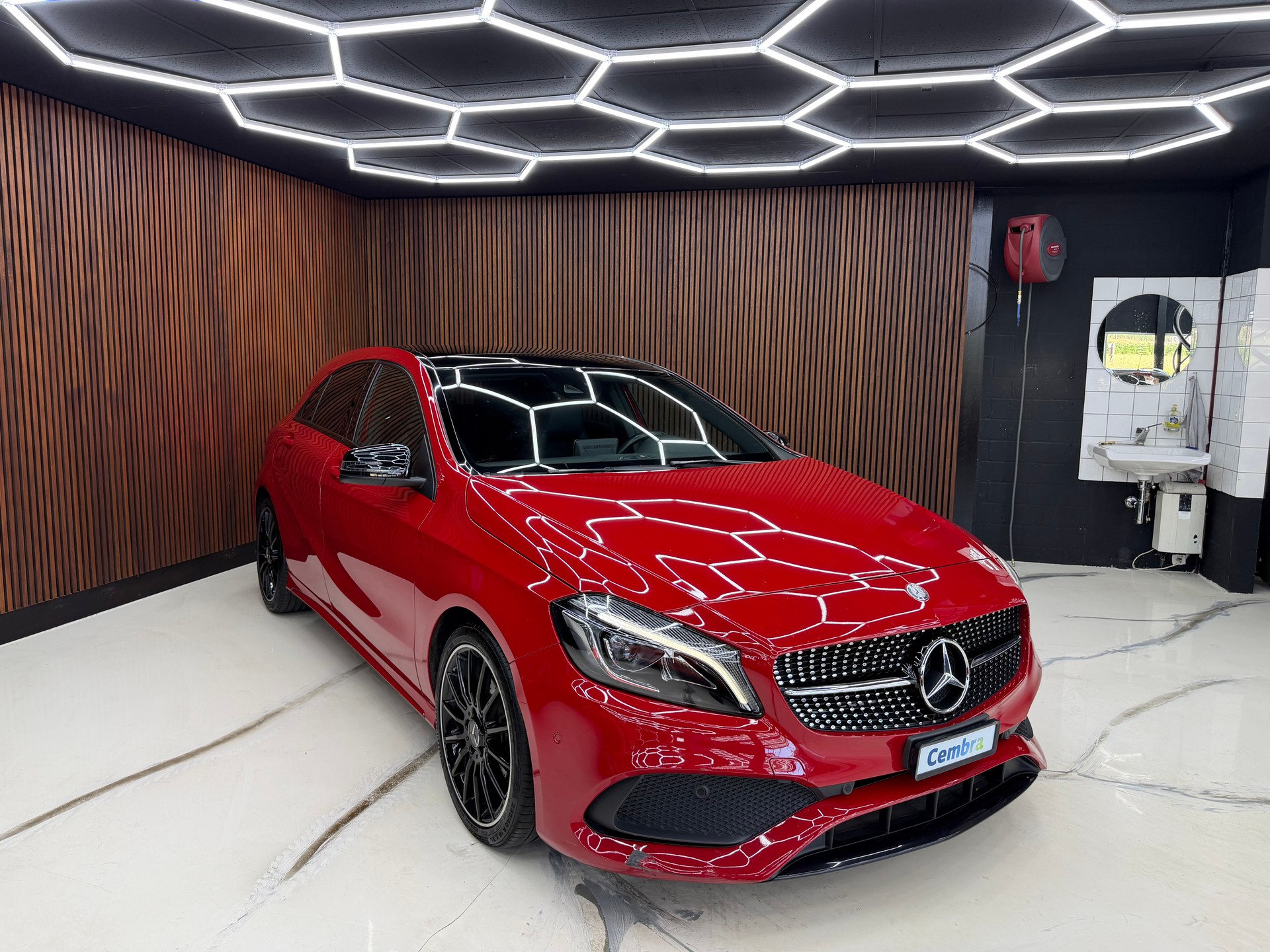 MERCEDES-BENZ A 200 AMG Line-image-2