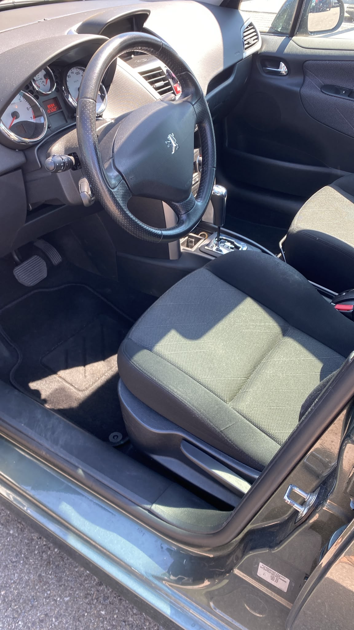 PEUGEOT 207 SW 1.6 16V Sport Automatic-image-10