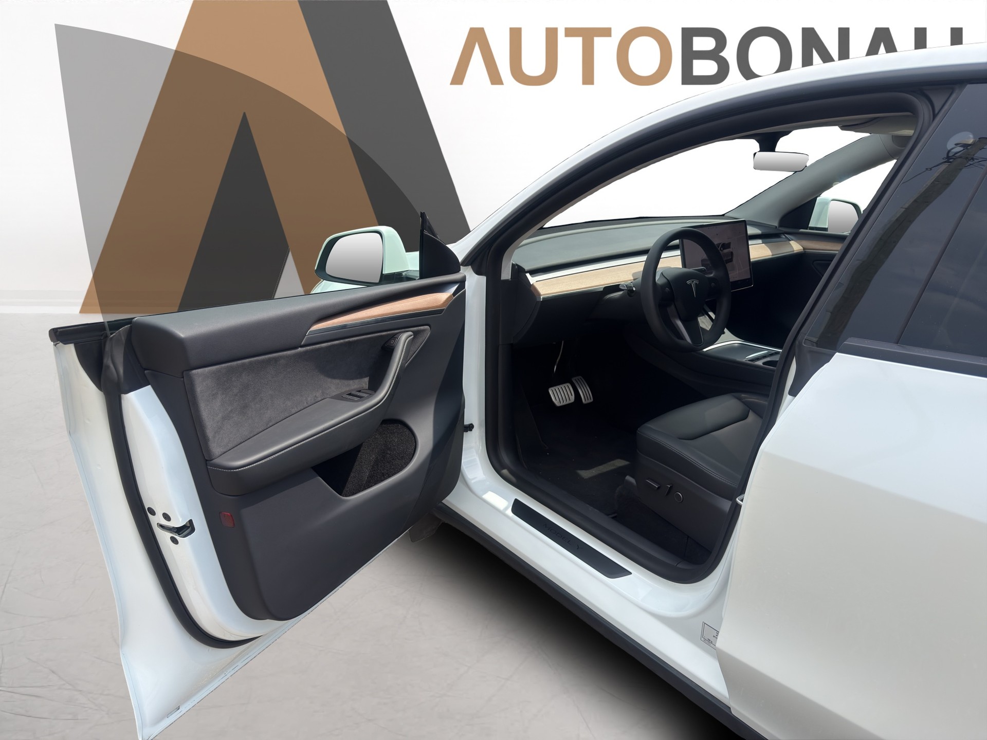 TESLA Model Y Performance D Anhängerkupplung SOC 94.2-image-10
