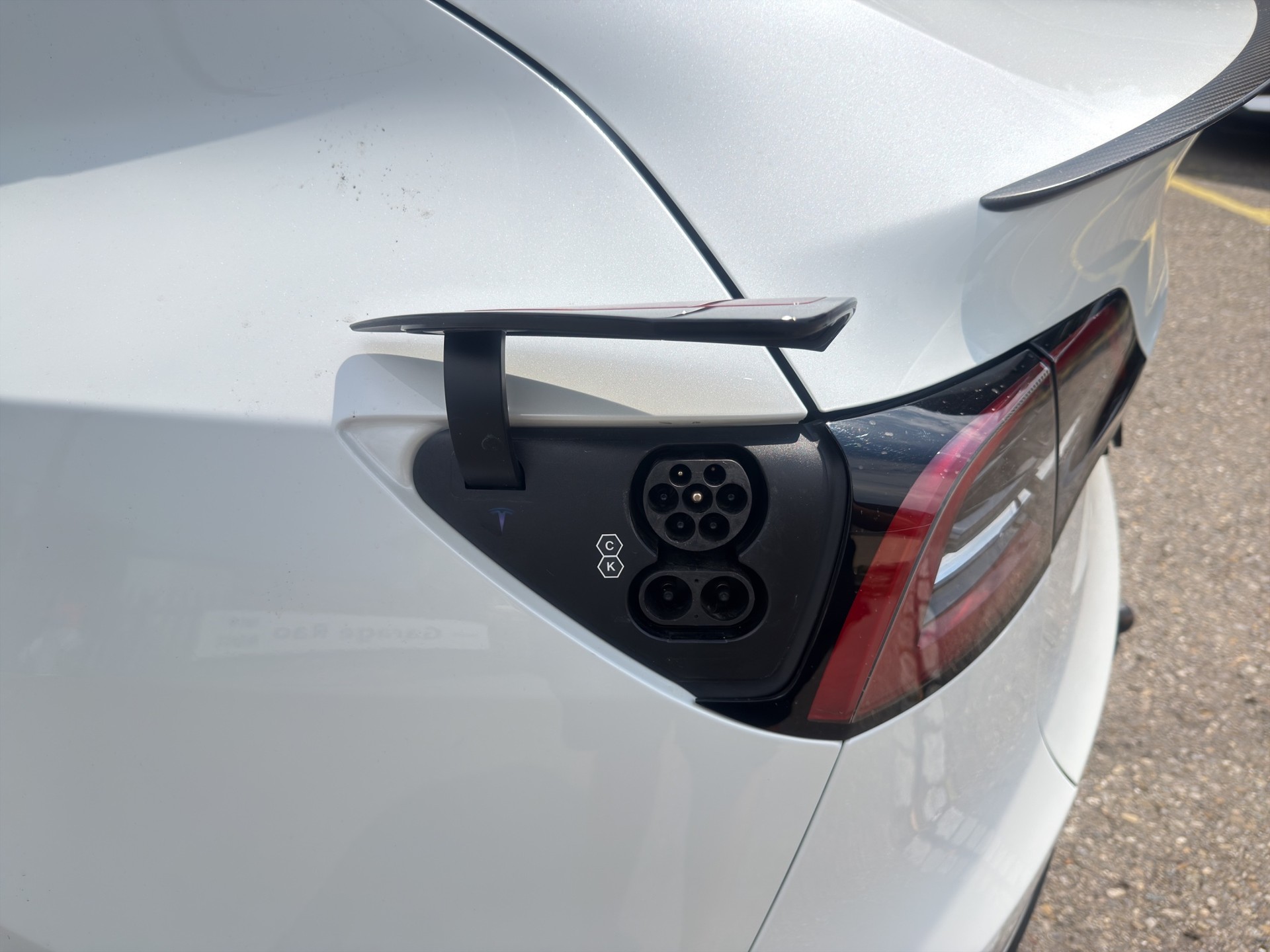 TESLA Model Y Performance D Anhängerkupplung SOC 94.2-image-44