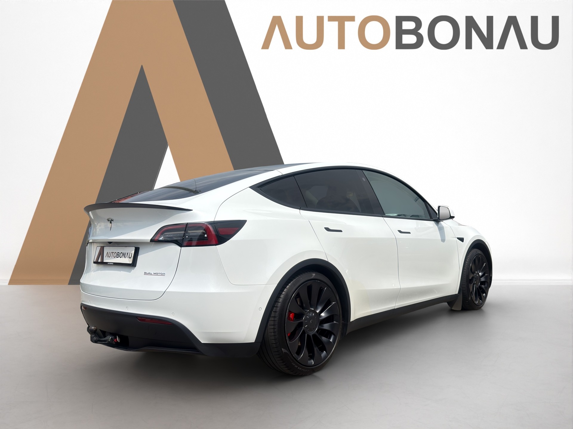 TESLA Model Y Performance D Anhängerkupplung SOC 94.2-image-5