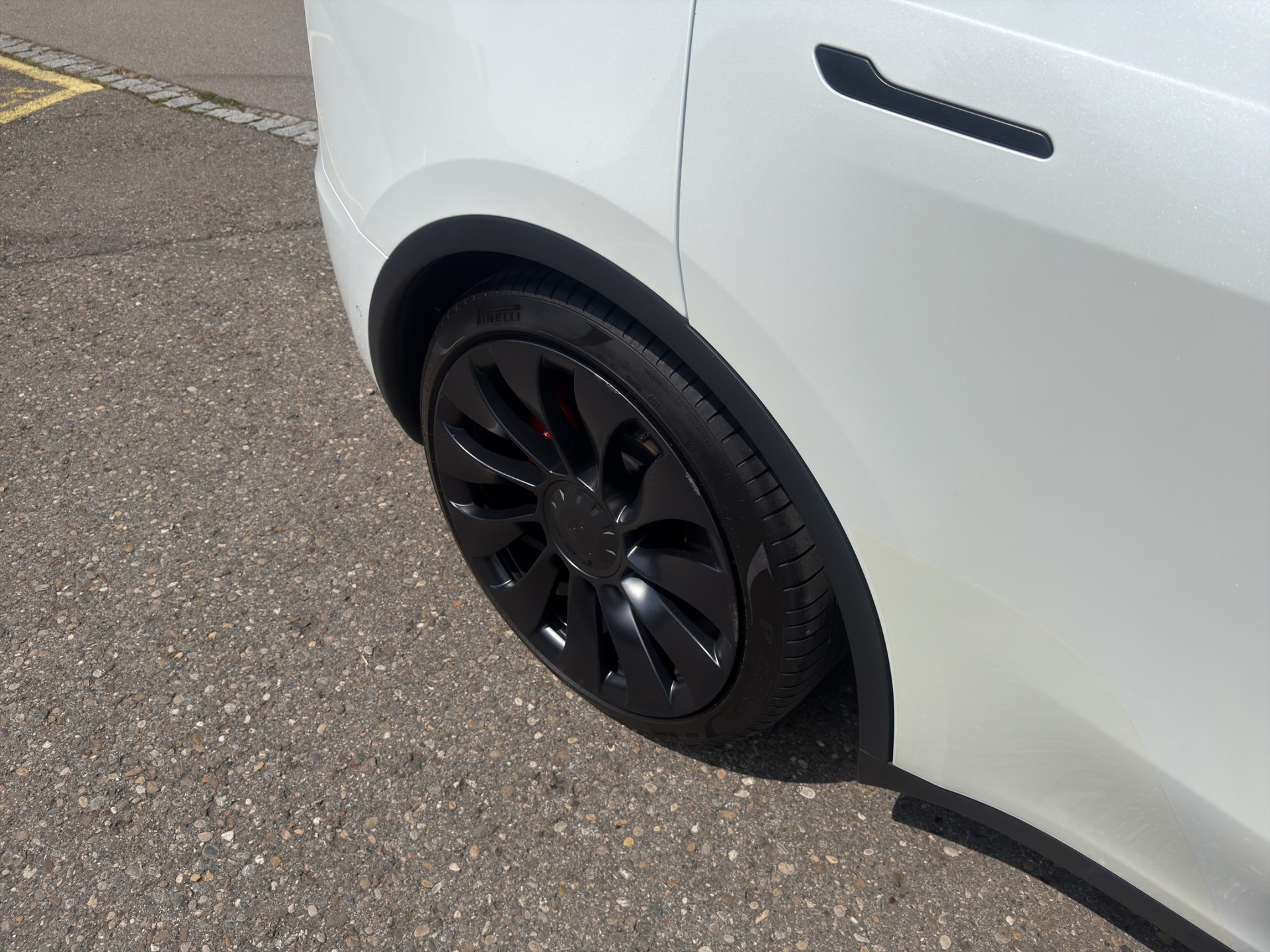 TESLA Model Y Performance D Anhängerkupplung SOC 94.2-image-48