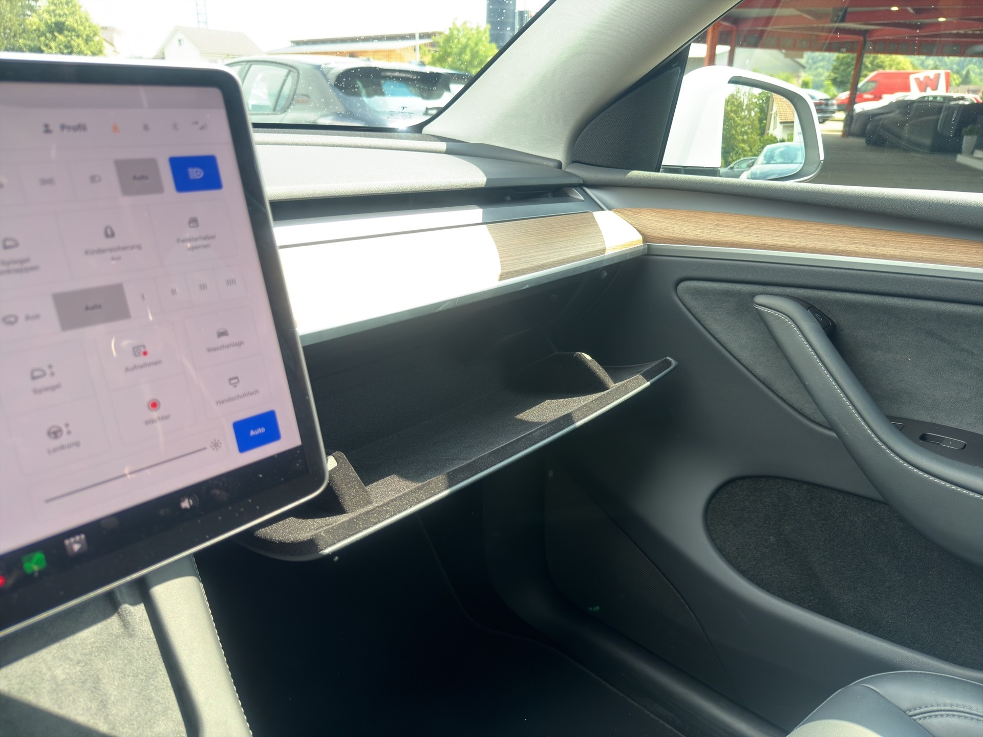 TESLA Model Y Performance D Anhängerkupplung SOC 94.2-image-59