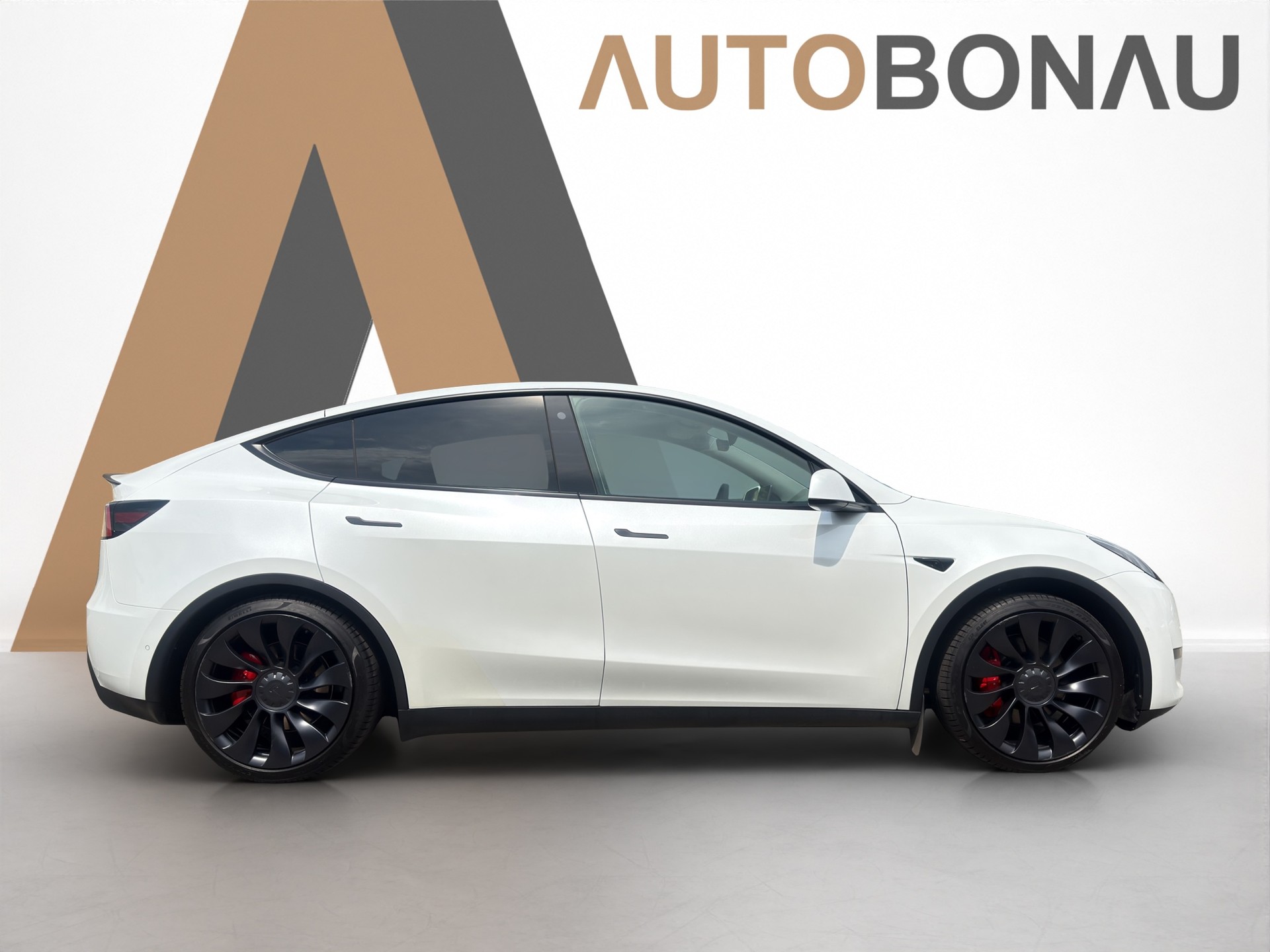 TESLA Model Y Performance D Anhängerkupplung SOC 94.2-image-6