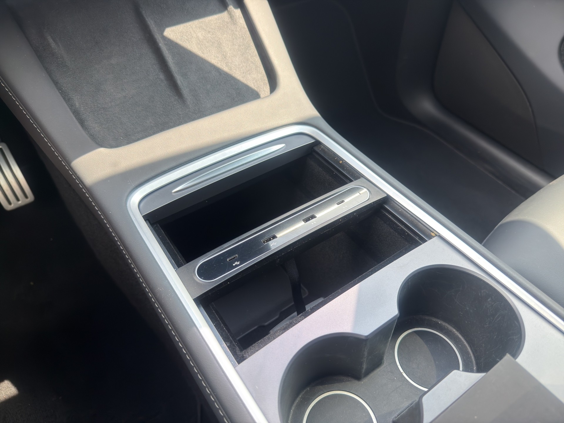 TESLA Model Y Performance D Anhängerkupplung SOC 94.2-image-54