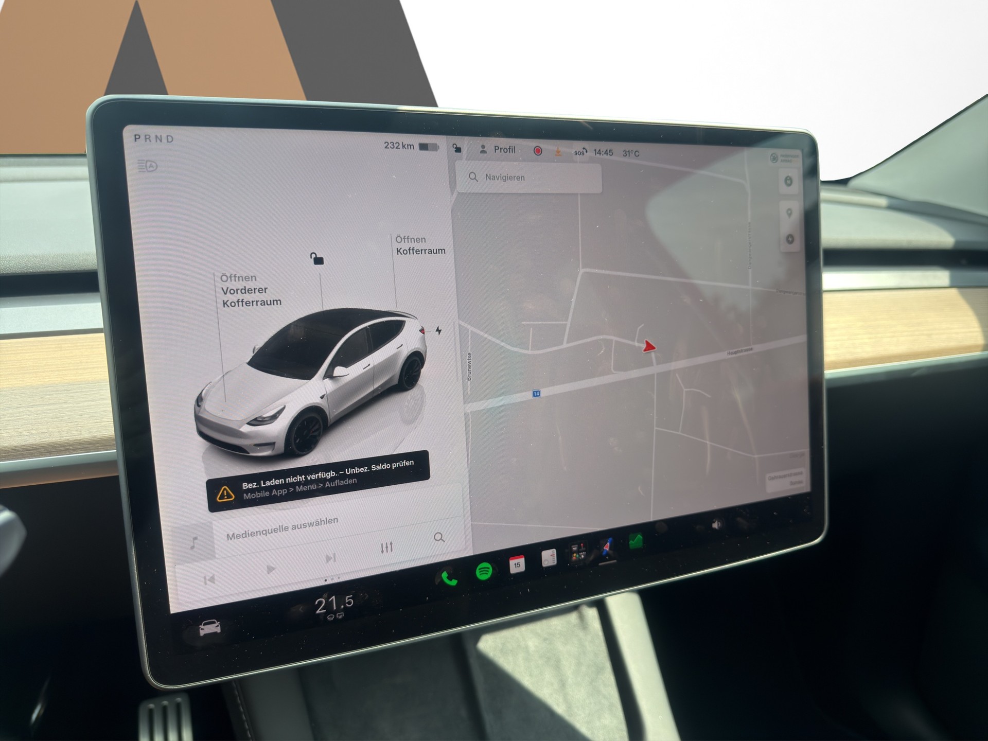 TESLA Model Y Performance D Anhängerkupplung SOC 94.2-image-23