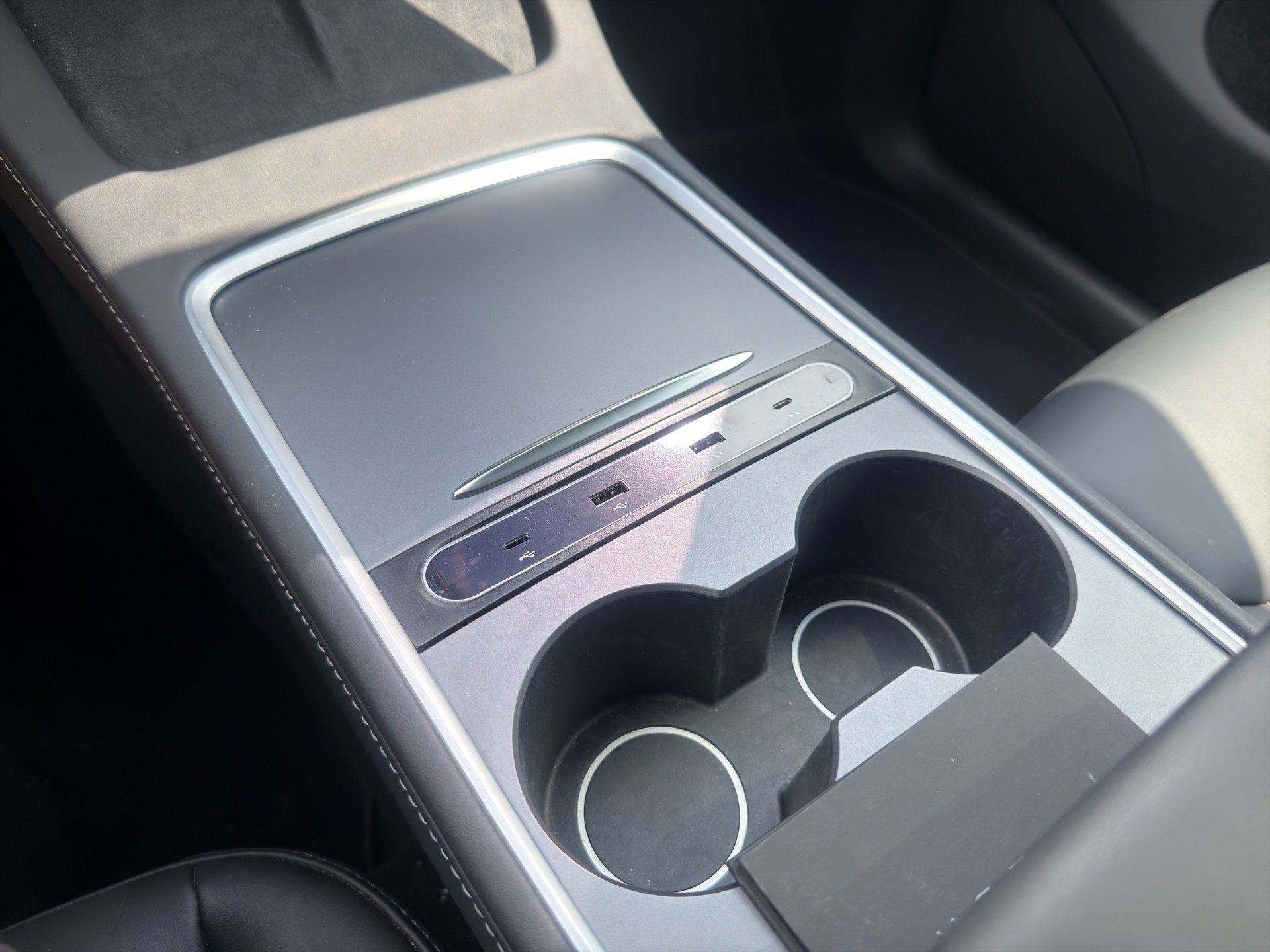 TESLA Model Y Performance D Anhängerkupplung SOC 94.2-image-33