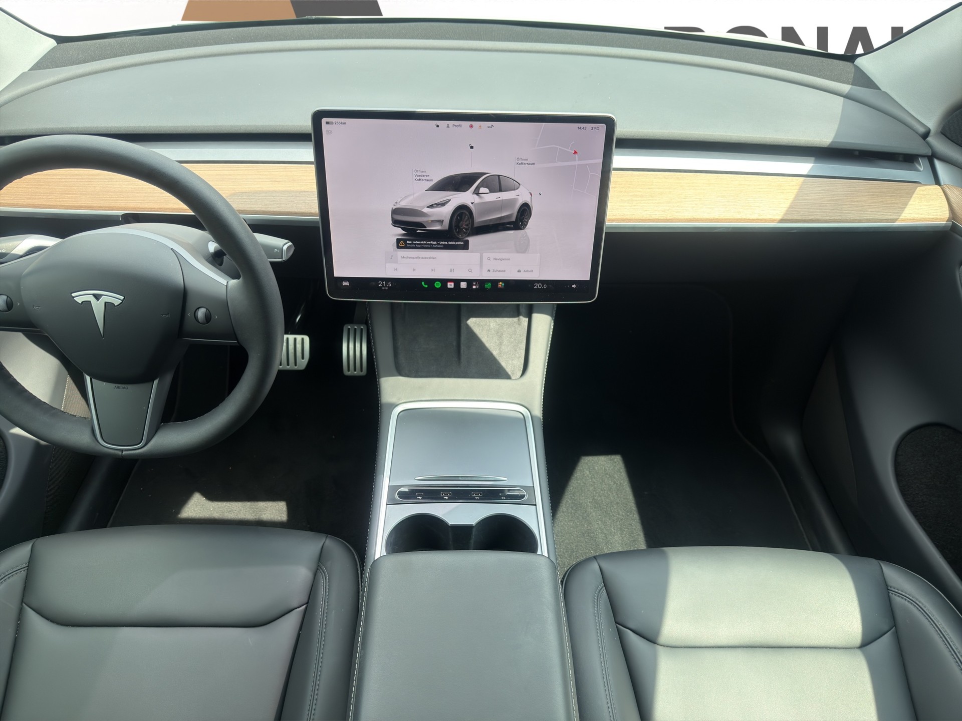 TESLA Model Y Performance D Anhängerkupplung SOC 94.2-image-20