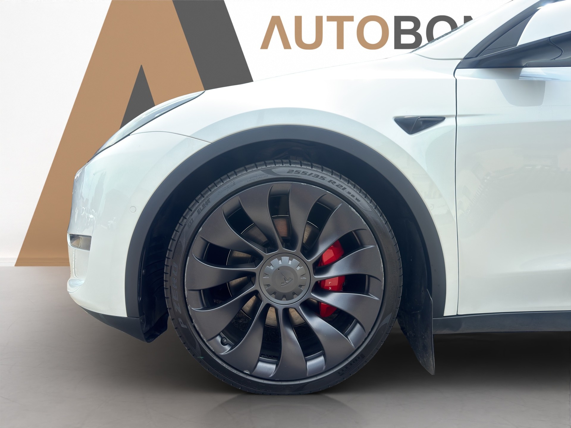 TESLA Model Y Performance D Anhängerkupplung SOC 94.2-image-25
