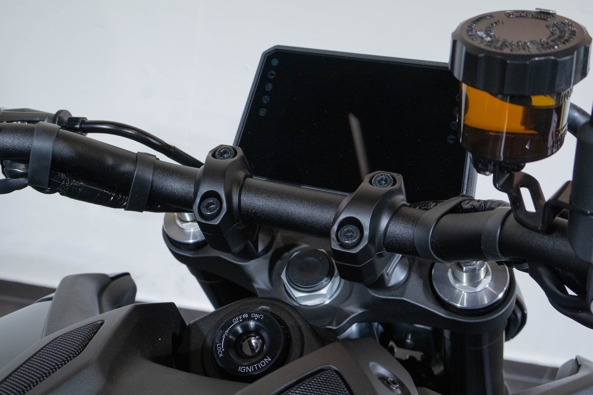 YAMAHA MT-09-image-11