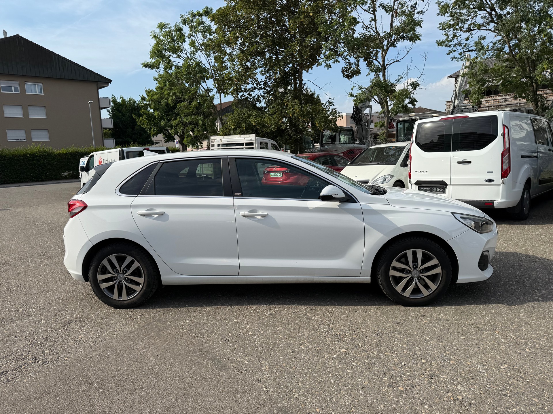 HYUNDAI i30 1.4 T-GDI Amplia DCT-showroom-element-2