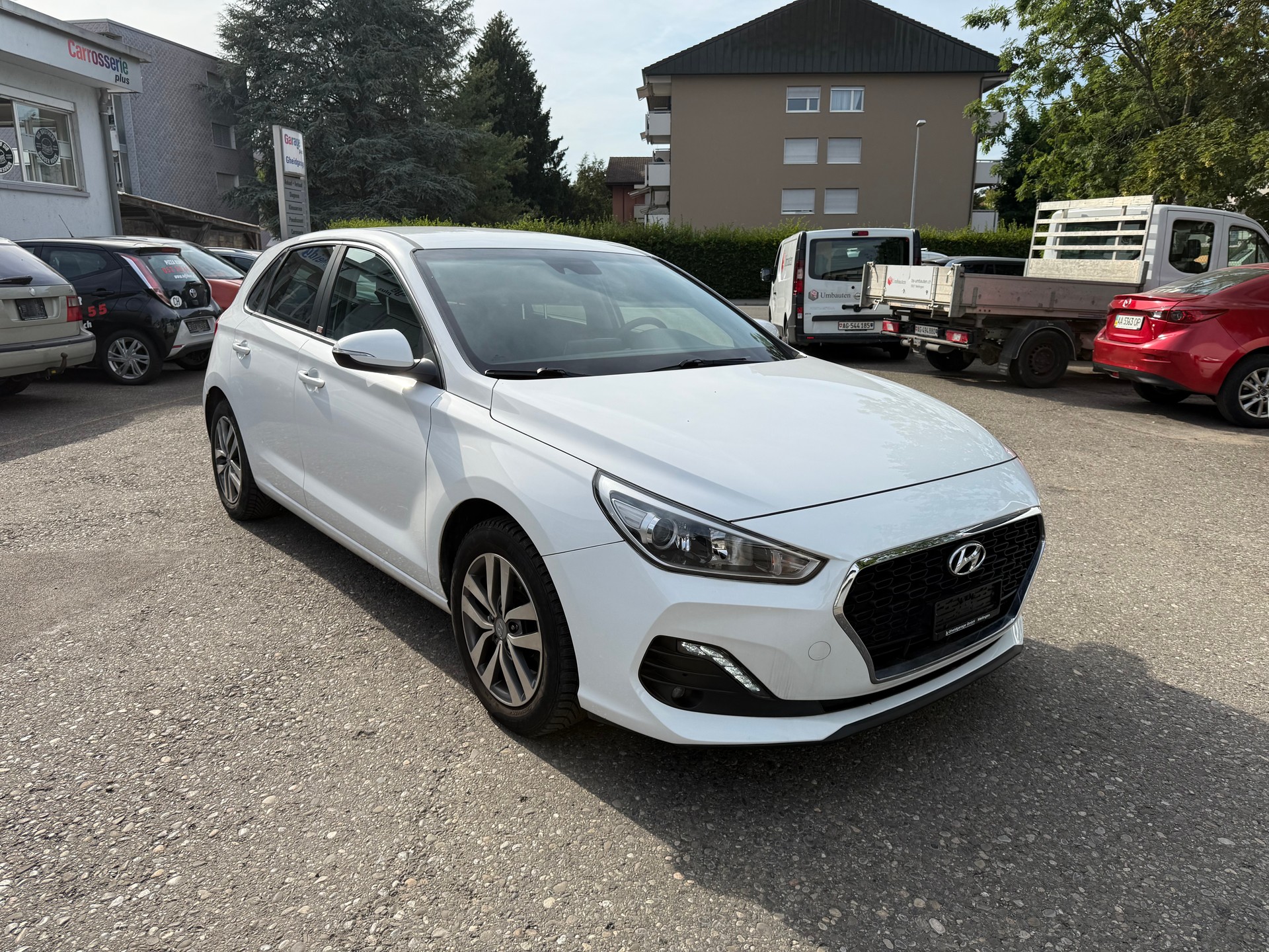 HYUNDAI i30 1.4 T-GDI Amplia DCT-showroom-element-1