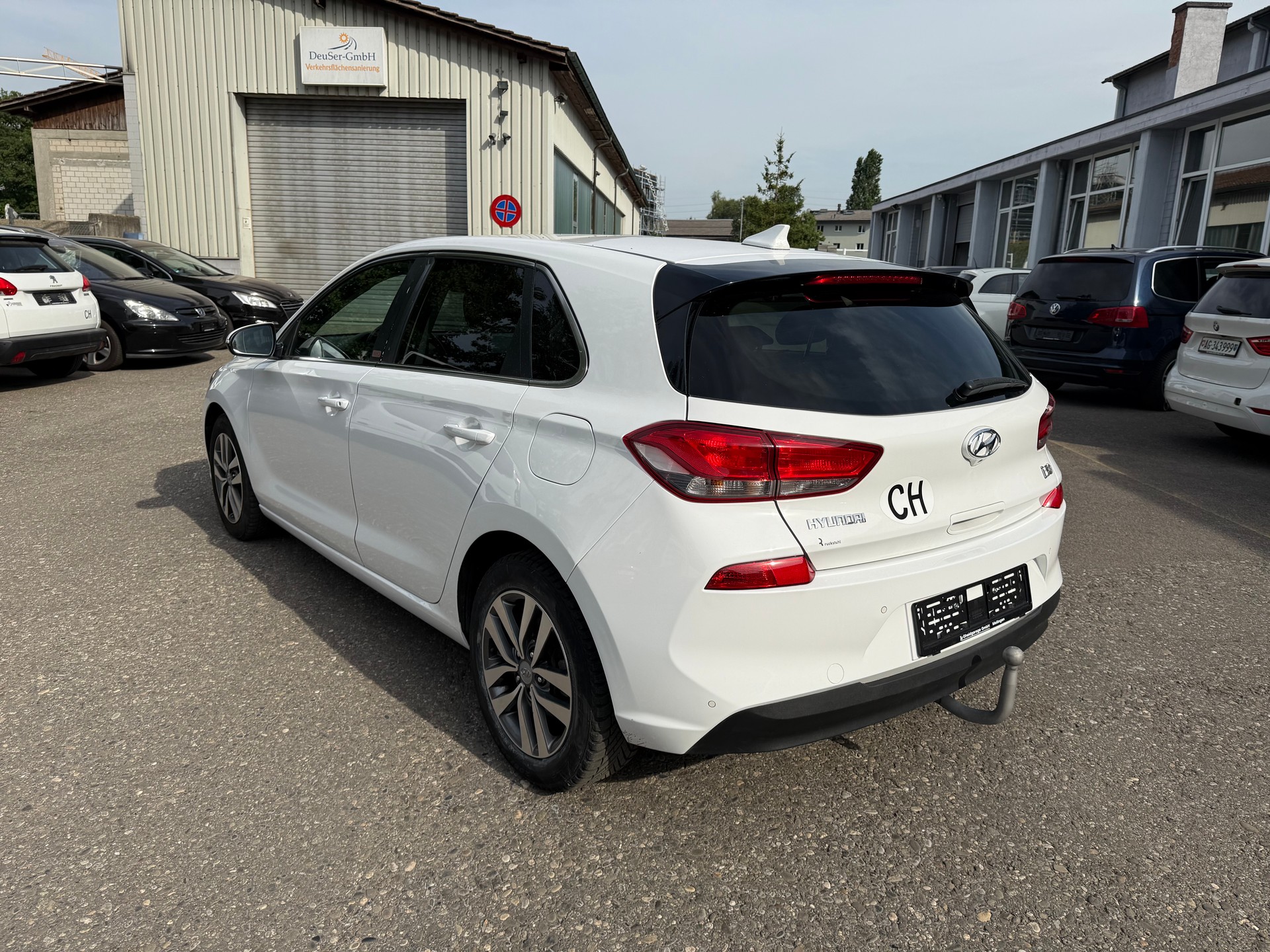 HYUNDAI i30 1.4 T-GDI Amplia DCT-showroom-element-3