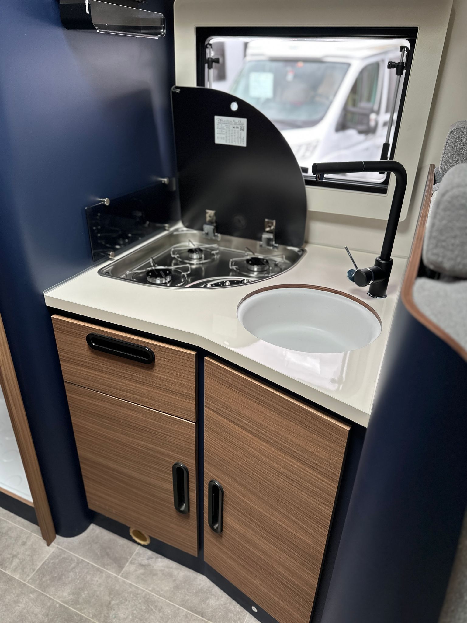 RIMOR Sailer 95***Mit der 165-PS-Automatik-Kombination fahren Sie dieses Wohnmobil so entspannt wie einen modernen PKW ***-image-11