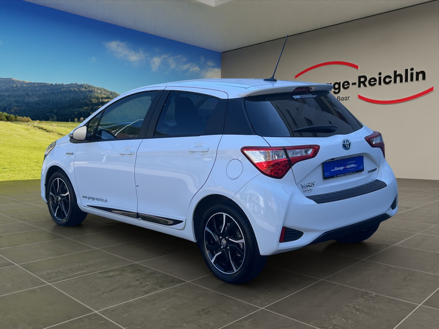 TOYOTA Yaris 1.5 VVT-i HSD Trend-showroom-element-2