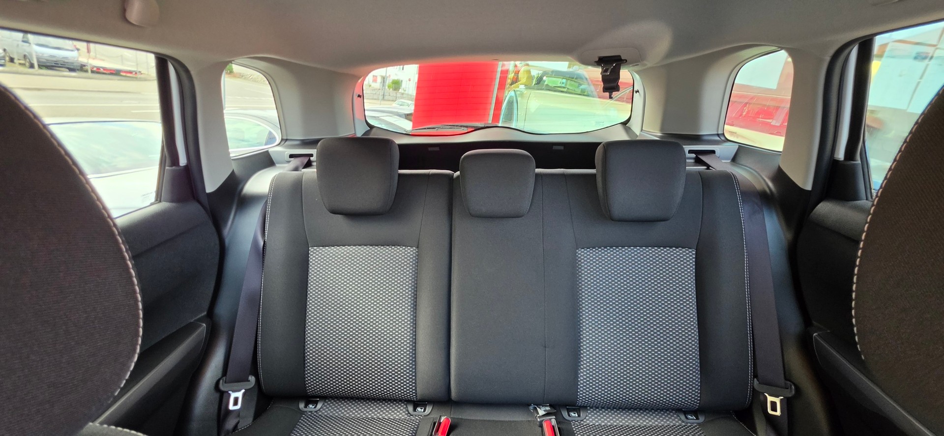 SUZUKI Vitara 1.4 Boosterjet Compact + Automatic-image-23