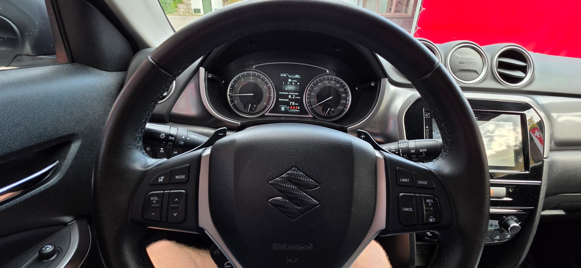 SUZUKI Vitara 1.4 Boosterjet Compact + Automatic-image-18