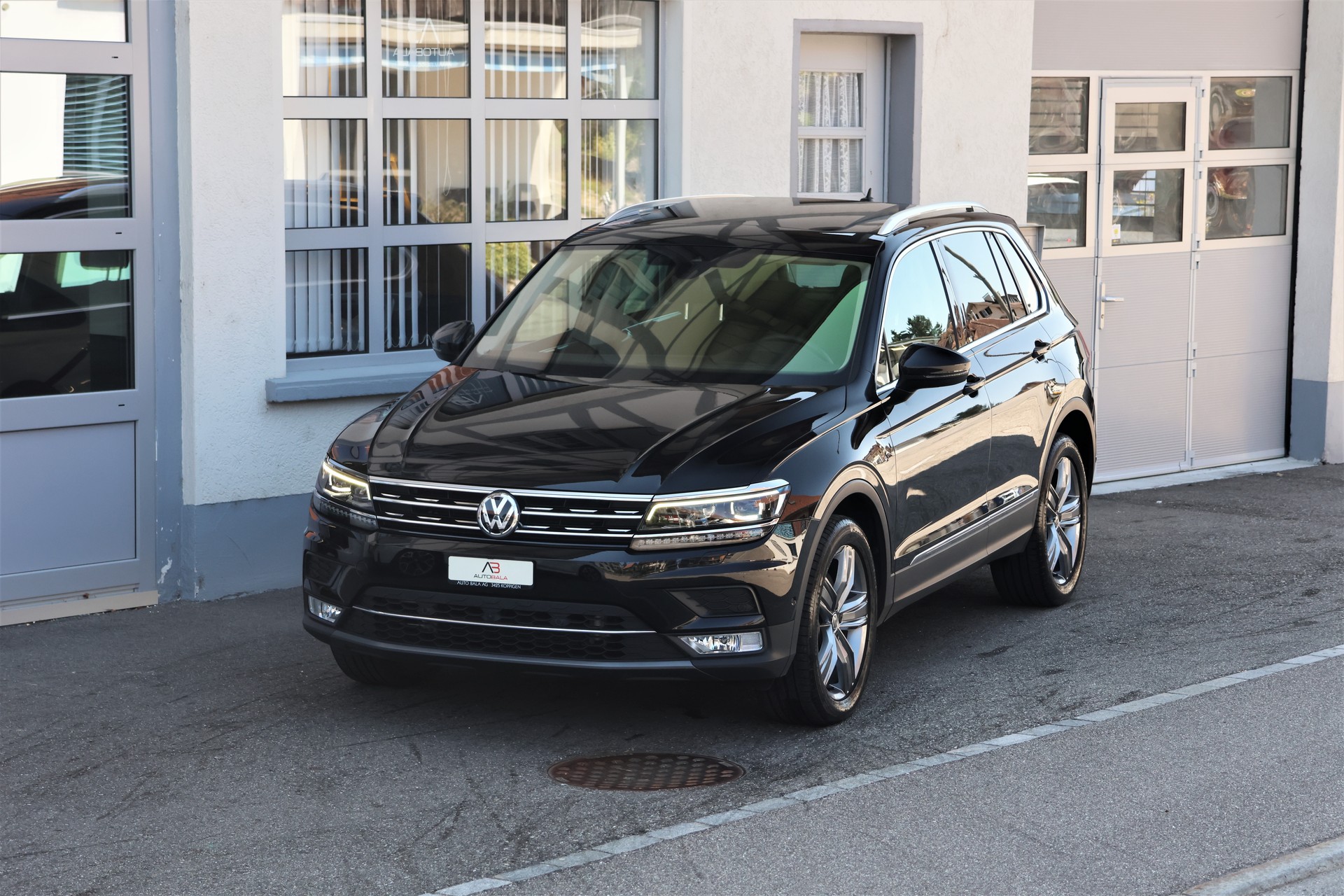 VW Tiguan 2.0 TDI SCR Highline 4Motion DSG (CH) + 2.5T AHK