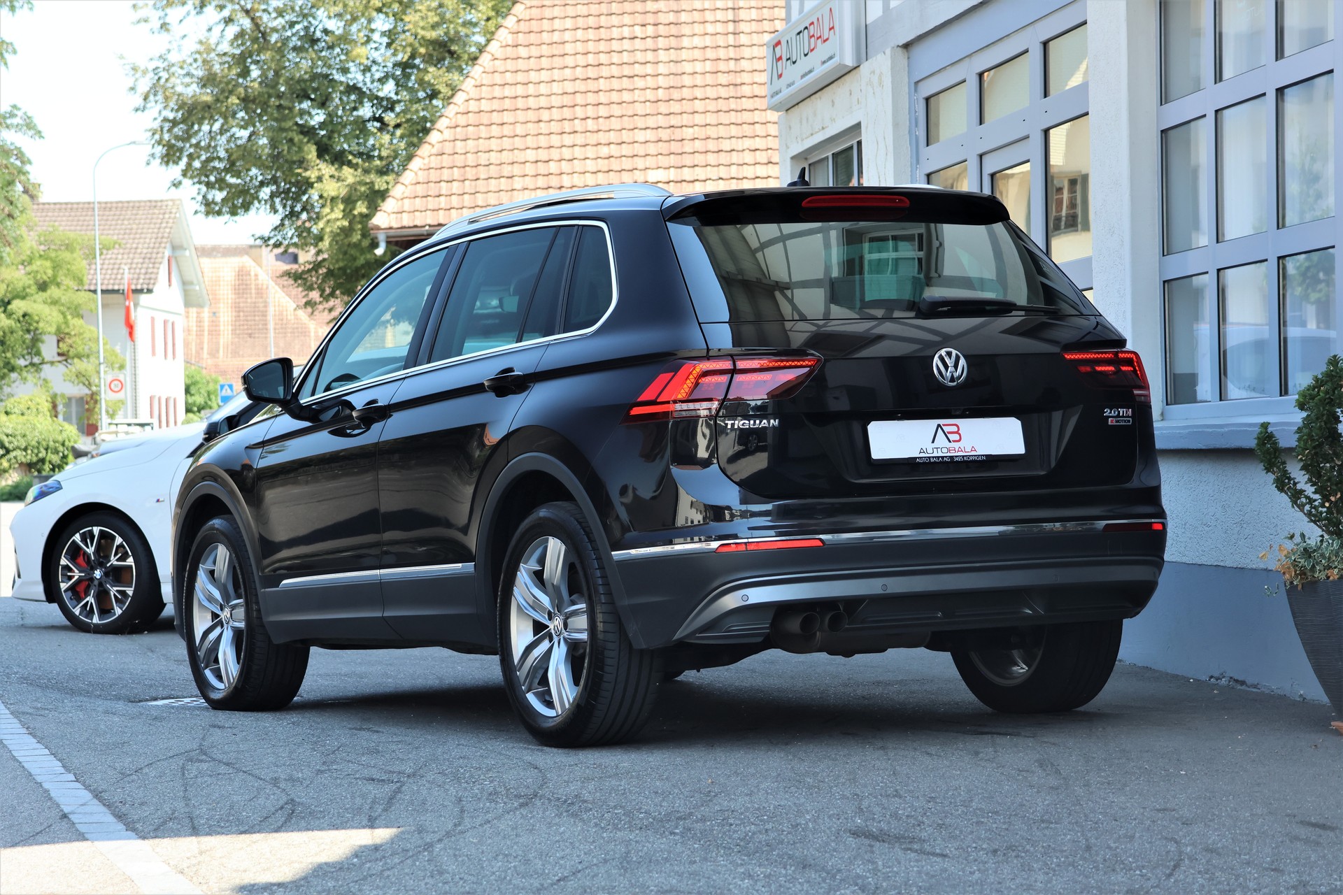 VW Tiguan 2.0 TDI SCR Highline 4Motion DSG (CH) + 2.5T AHK-showroom-element-2
