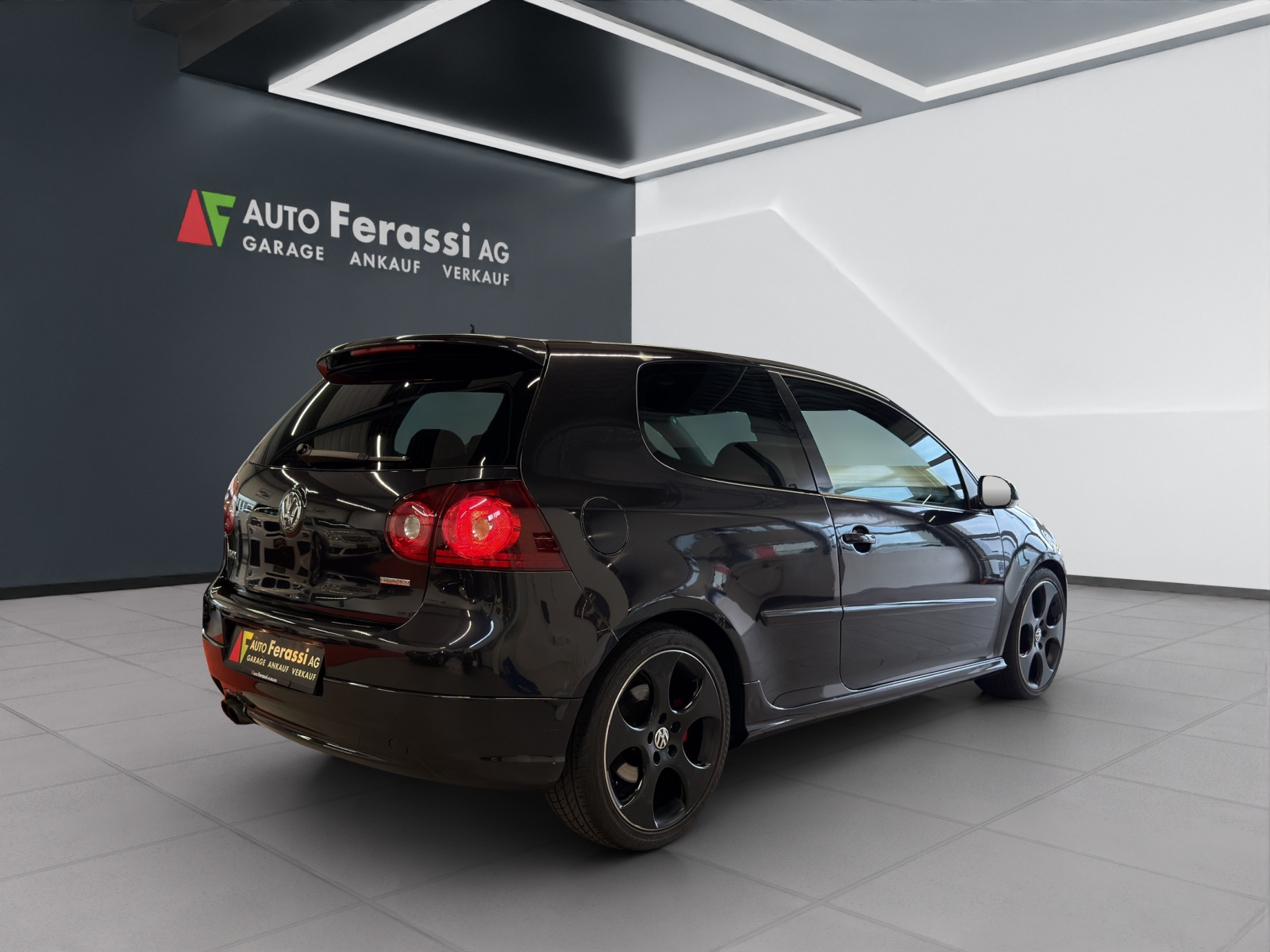 VW Golf 2.0 TFSI GTI Edition 30-image-5