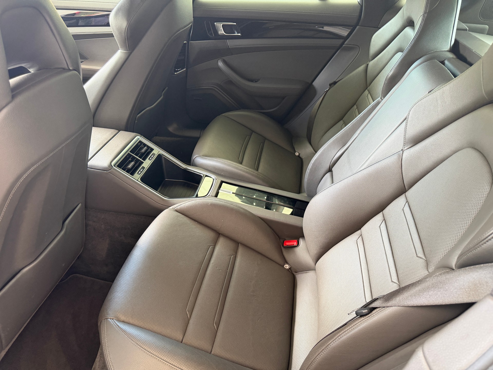 PORSCHE Panamera 4S Diesel PDK-image-11