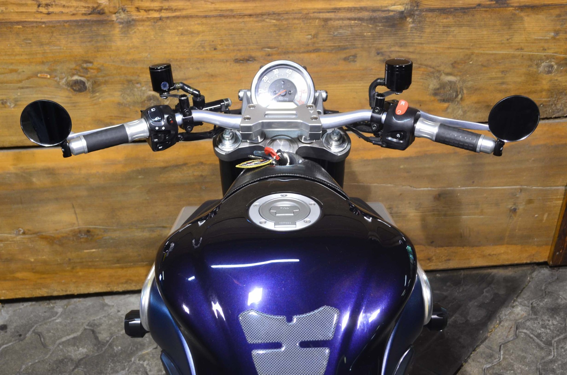 YAMAHA MT01-image-2