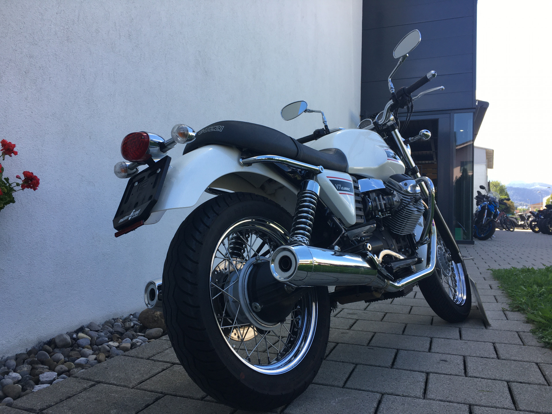 MOTO GUZZI V7 Classic-image-1