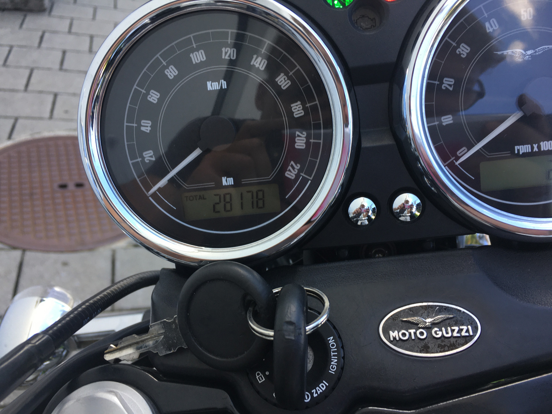 MOTO GUZZI V7 Classic-image-4