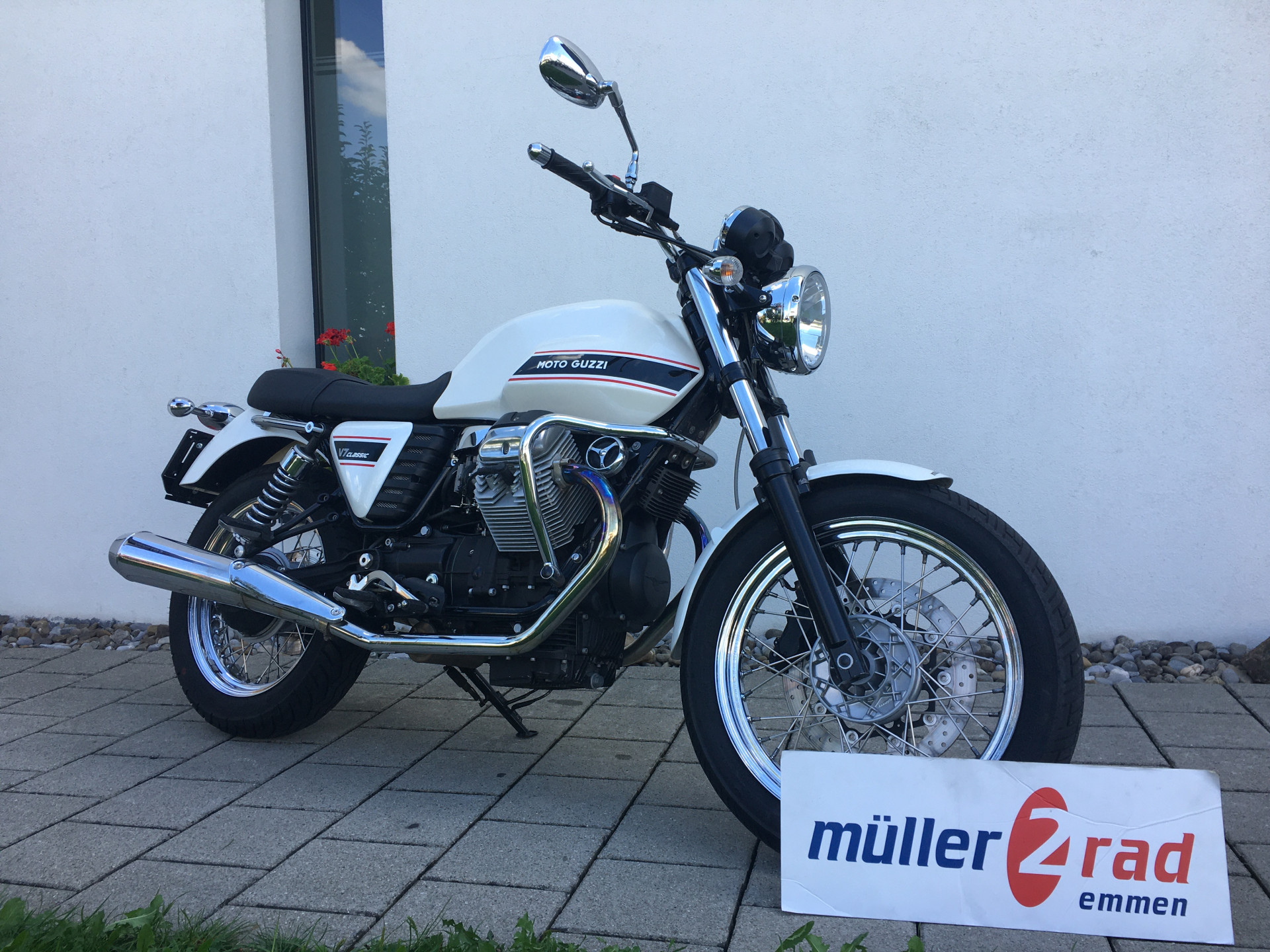 MOTO GUZZI V7 Classic-image-0