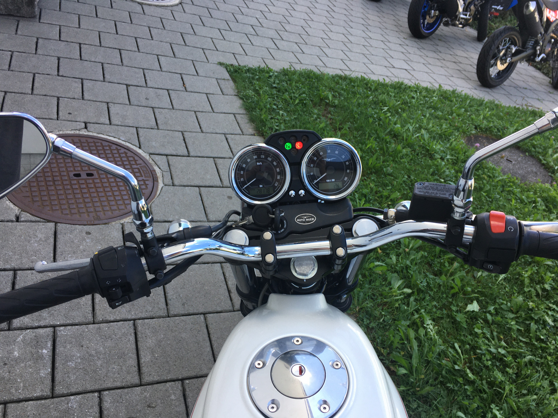 MOTO GUZZI V7 Classic-image-3