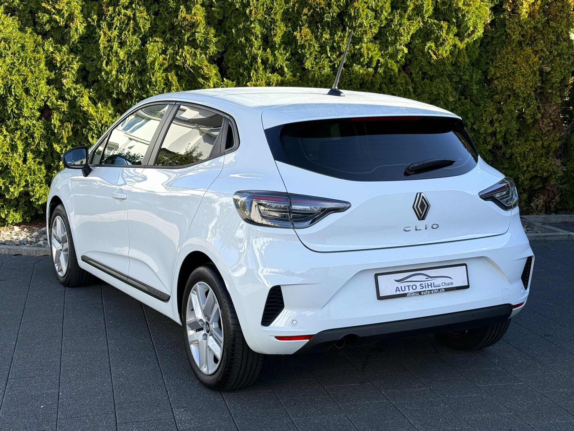 RENAULT Clio 1.0 Evolution X-Tronic / Werksgarantie-image-13