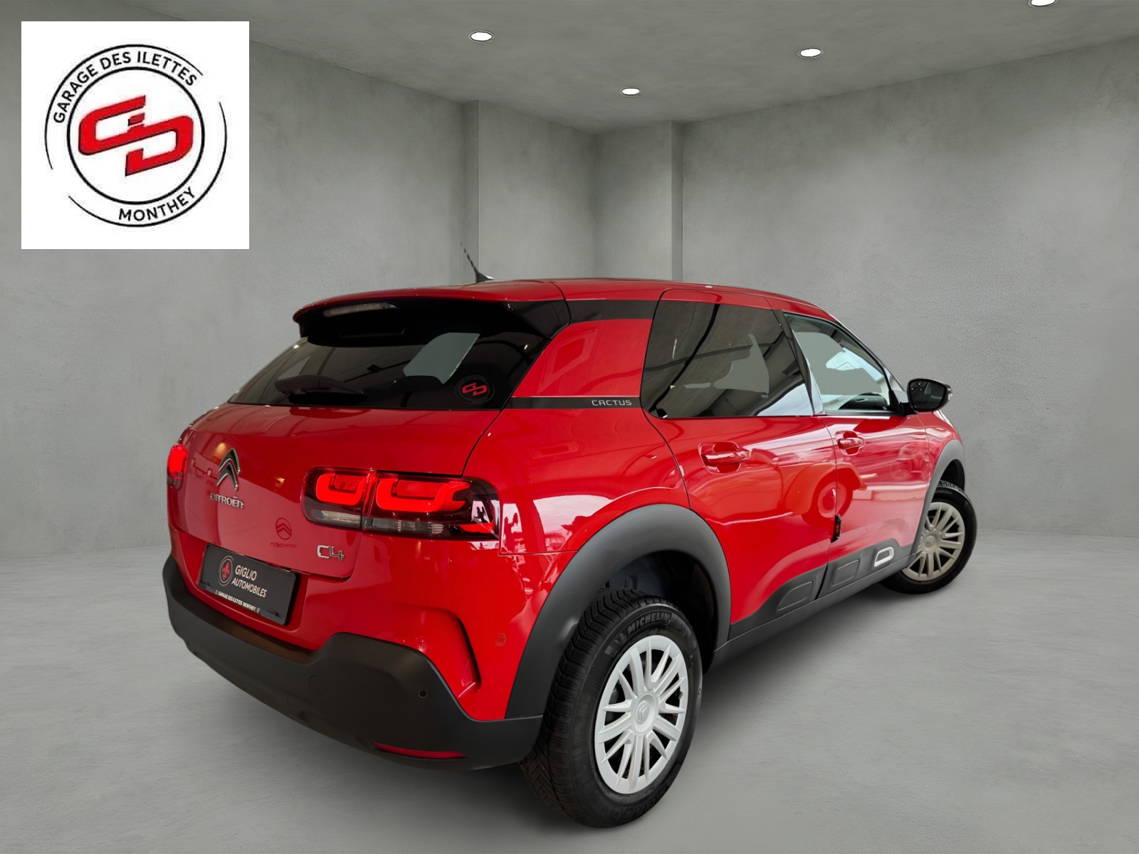 CITROEN C4 Cactus 1.2 Pure Tech Shine EAT6-showroom-element-3