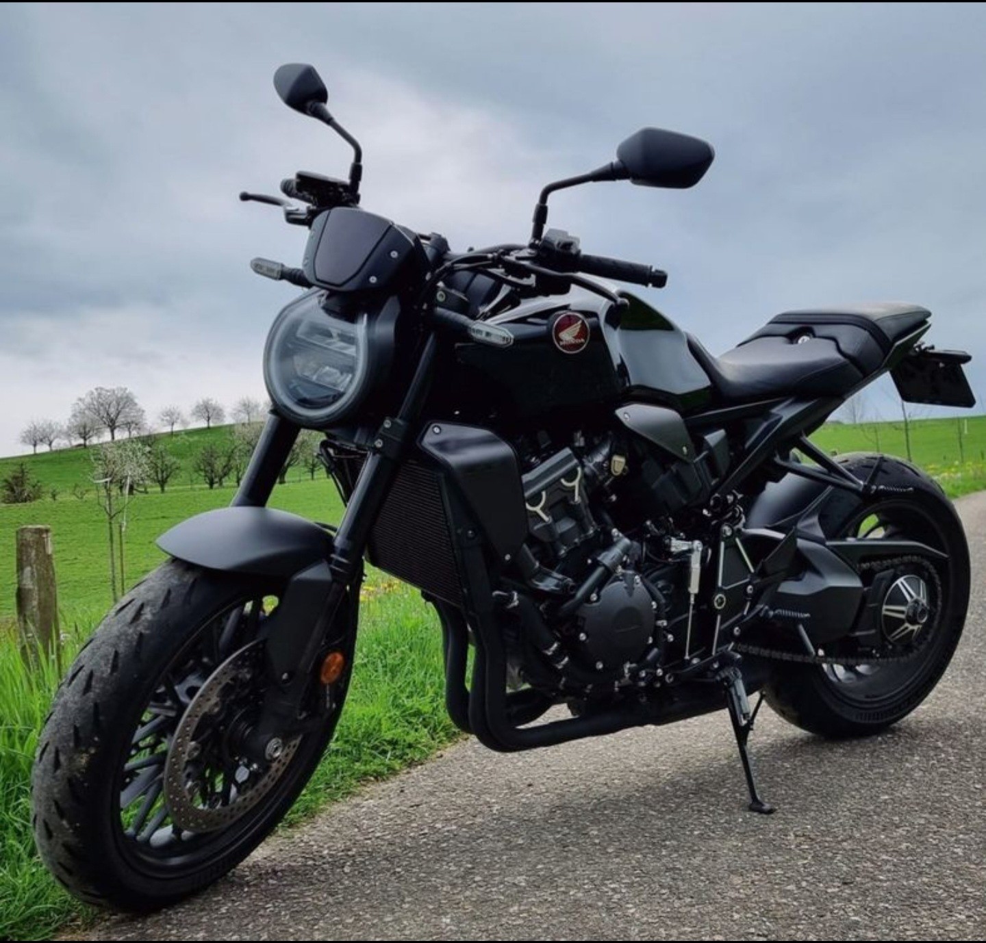HONDA CB 1000 R Black Edition-image-1