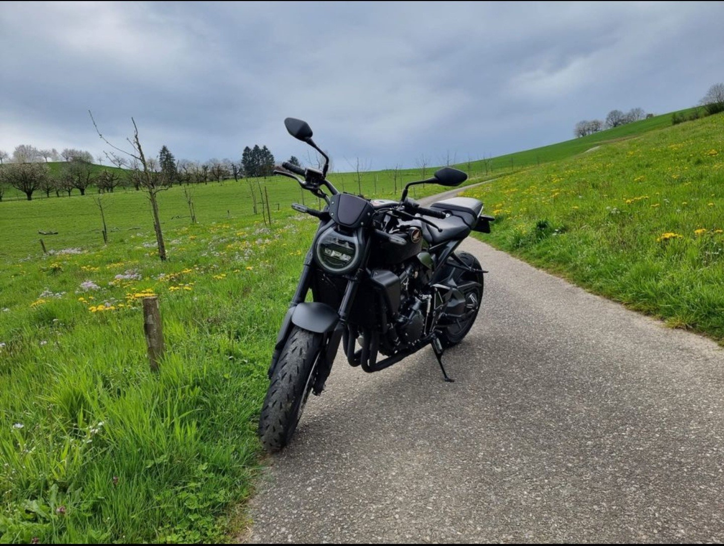 HONDA CB 1000 R Black Edition-image-2