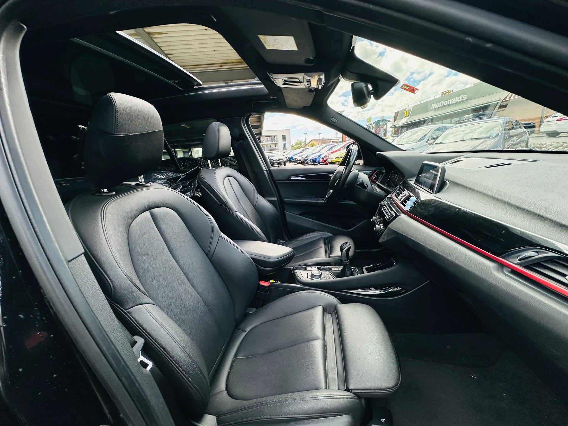 BMW X1 sDrive 18i Sport Line-image-7