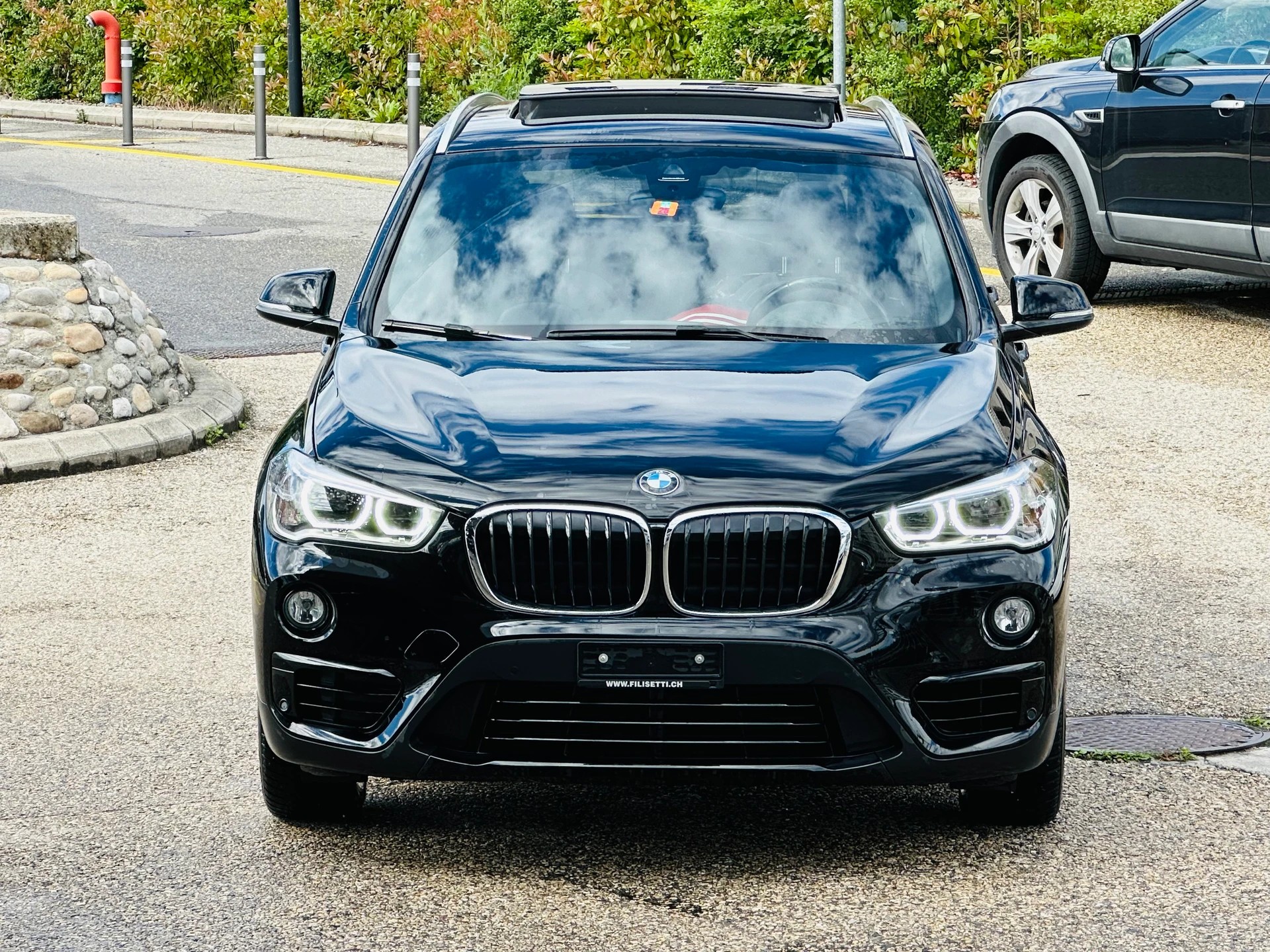 BMW X1 sDrive 18i Sport Line-showroom-element-2