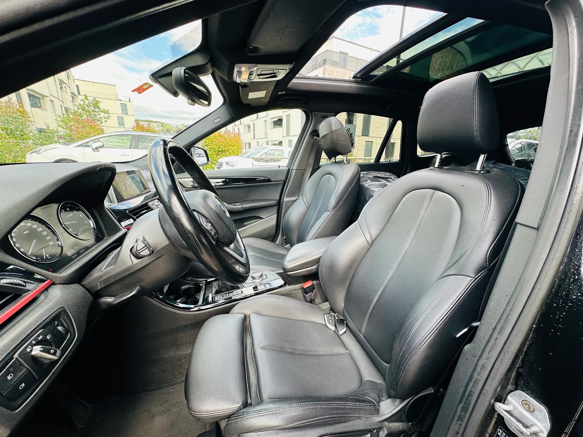 BMW X1 sDrive 18i Sport Line-image-12