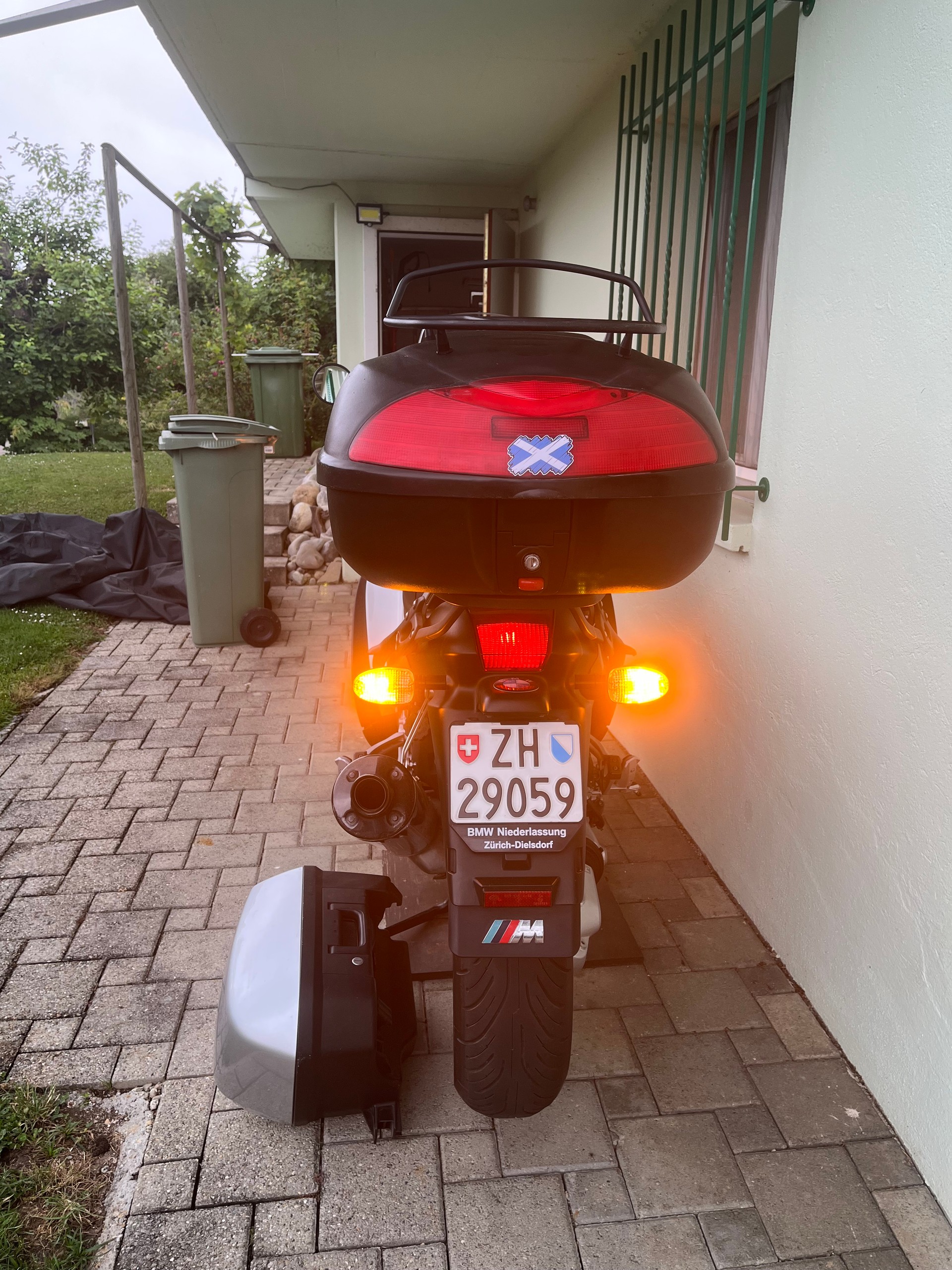 BMW K 1200 GT-image-1