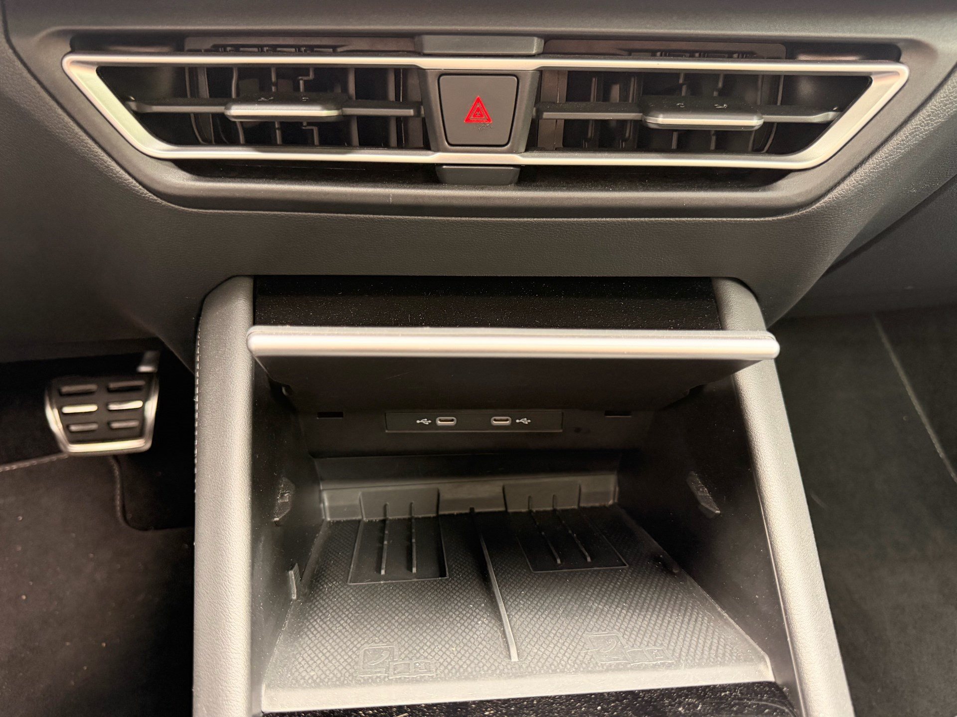 VW Tiguan 2.0 TSI 265PS 4Motion R-Line ***PANORAMADACH***-image-24