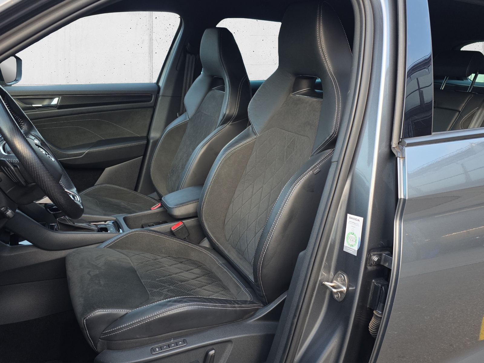 SKODA Kodiaq 2.0 TDI CR SportLine 4x4 DSG mit AHK, Rückfahrkamera, elektr. Sitze mit Memory, usw.-image-10
