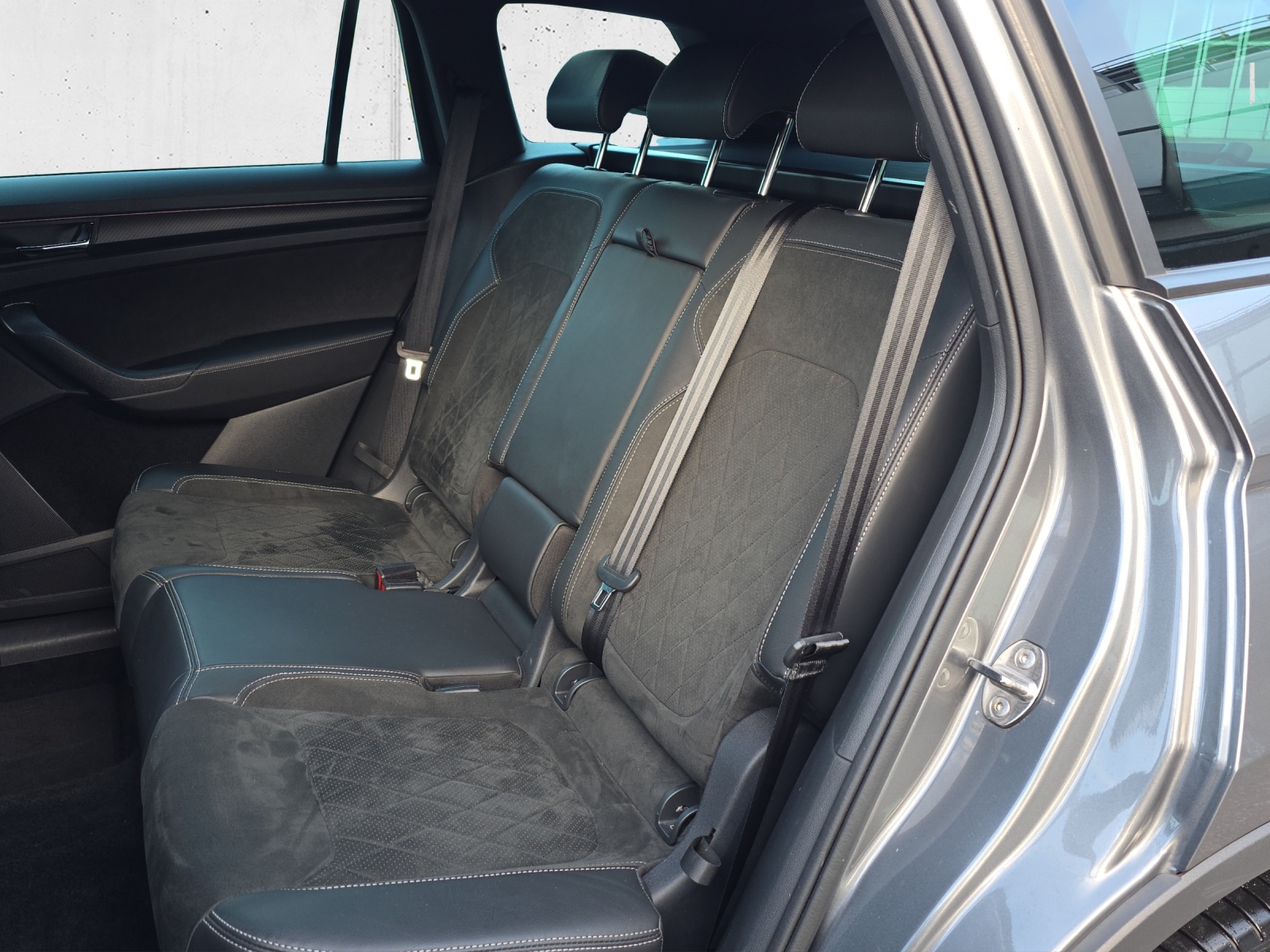 SKODA Kodiaq 2.0 TDI CR SportLine 4x4 DSG mit AHK, Rückfahrkamera, elektr. Sitze mit Memory, usw.-image-12