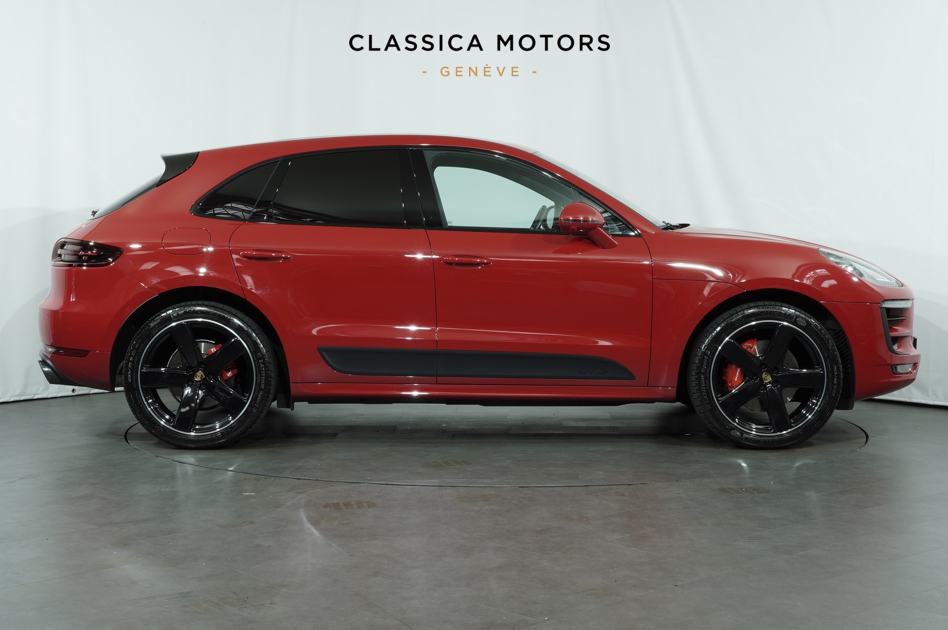 PORSCHE Macan GTS PDK-showroom-element-2