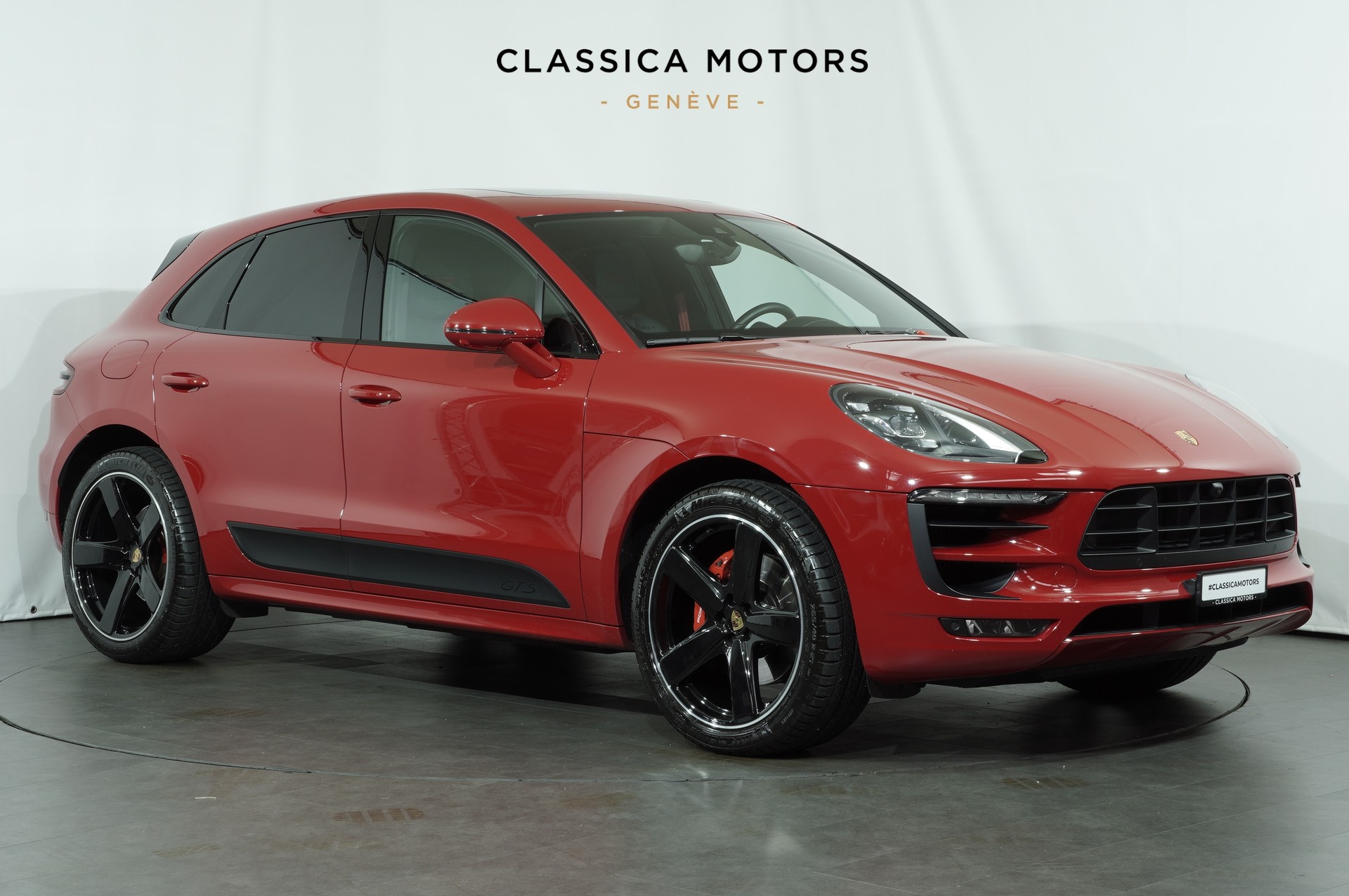 PORSCHE Macan GTS PDK-showroom-element-1