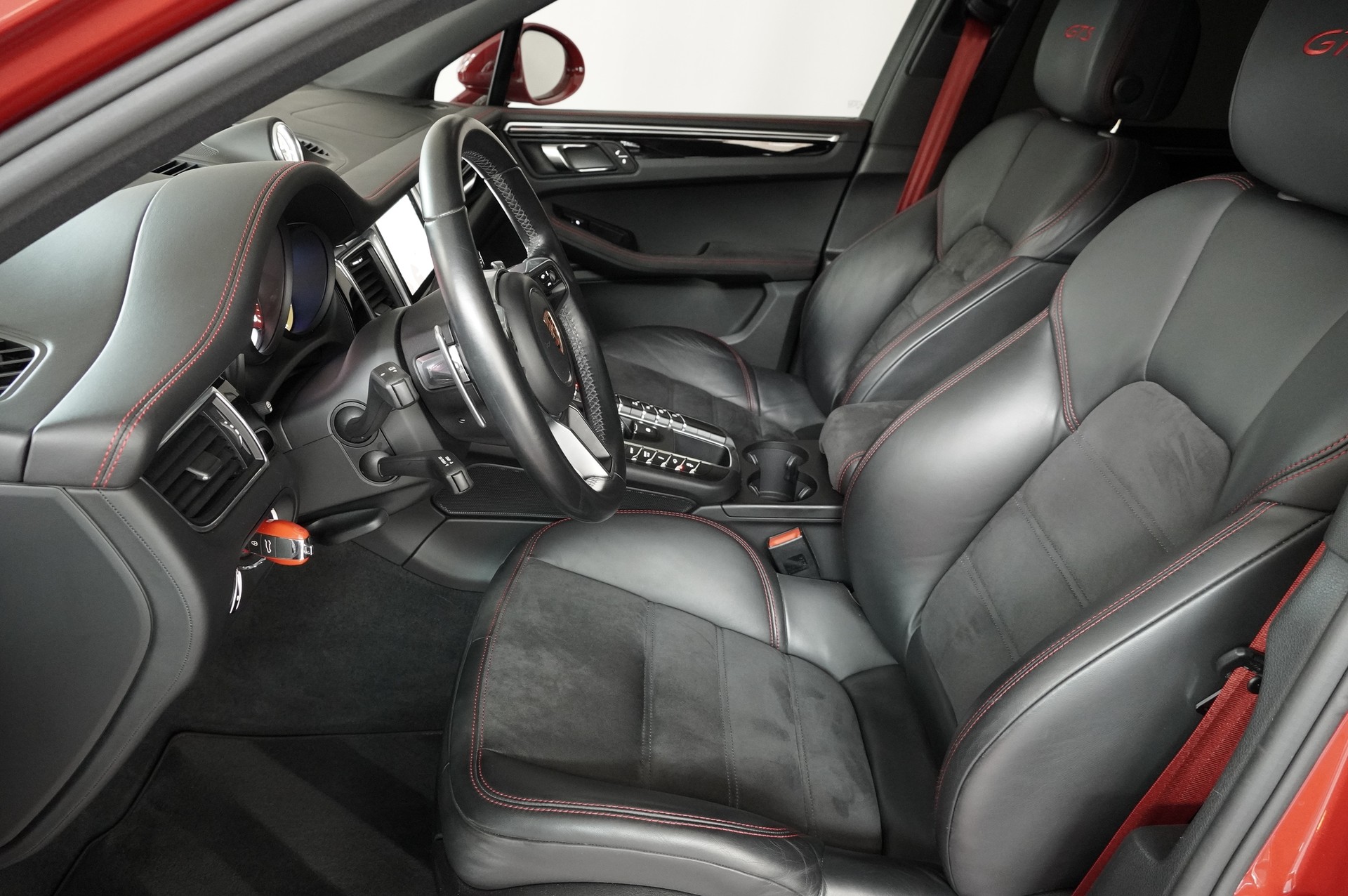 PORSCHE Macan GTS PDK-image-11