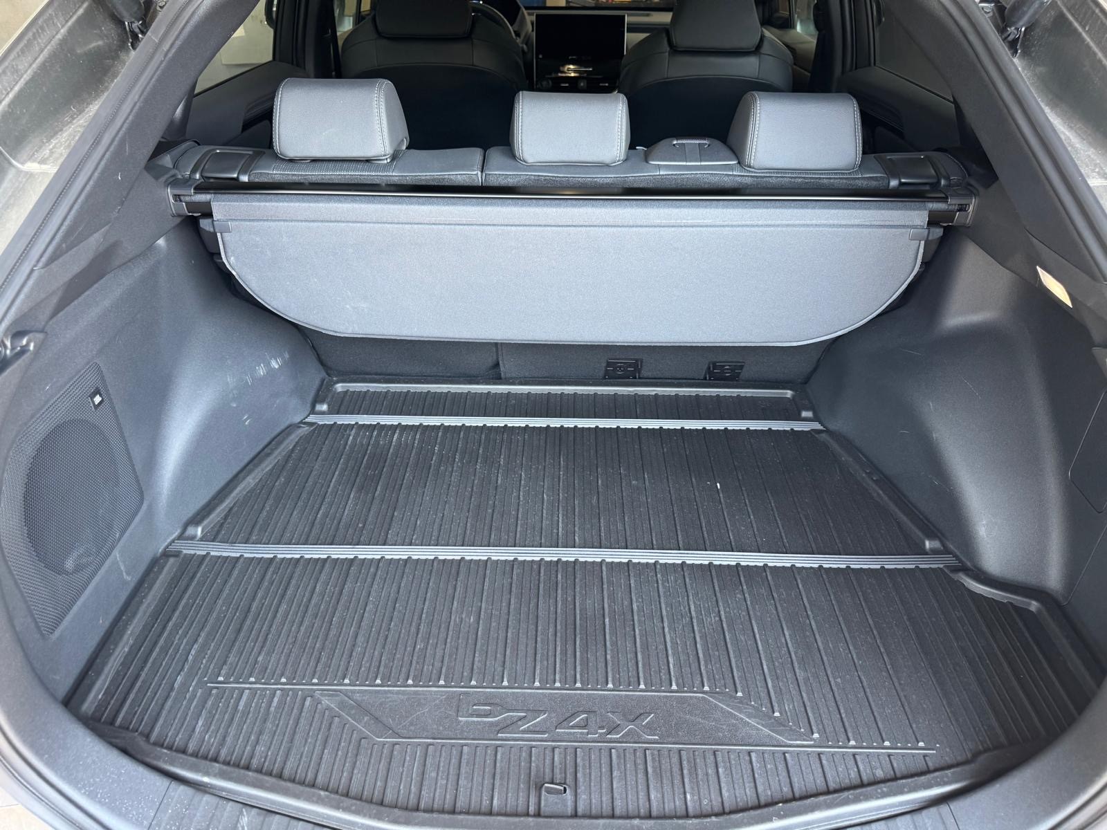 TOYOTA bZ4X Premium 71,4 kWh 4WD-image-14