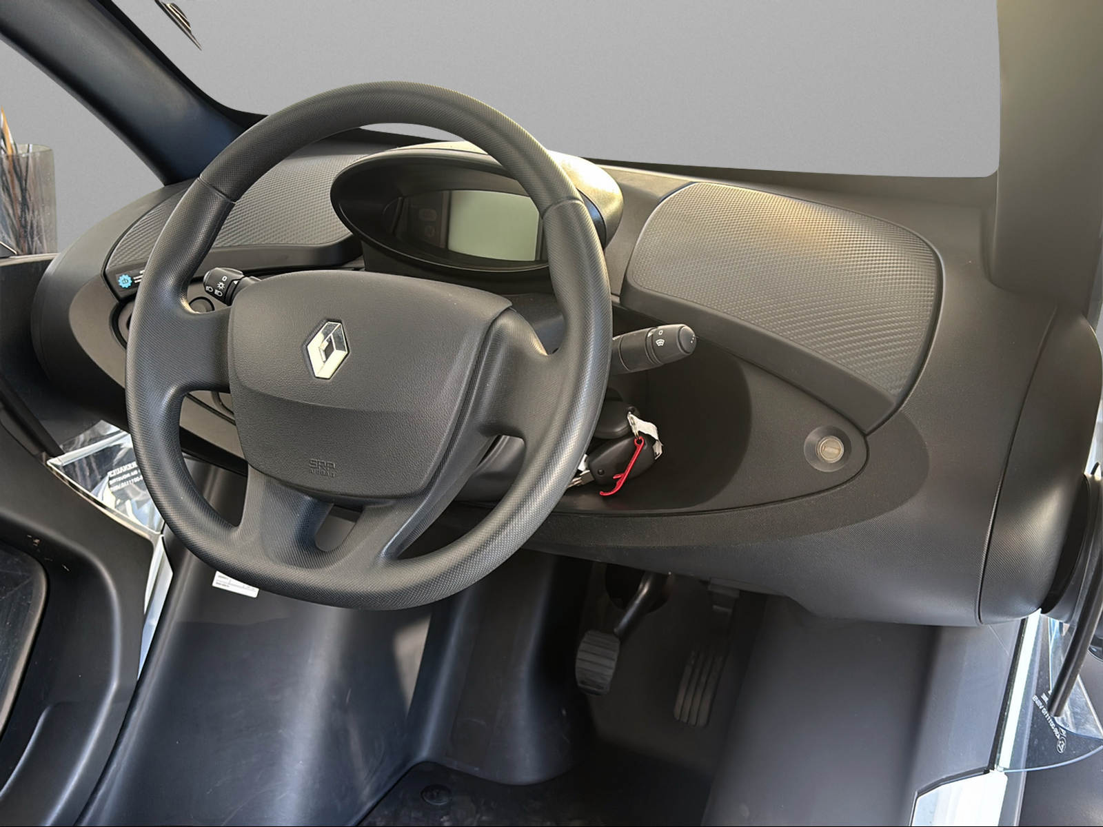 RENAULT Twizy Z.E. Intens Black (incl. Battery)-image-4