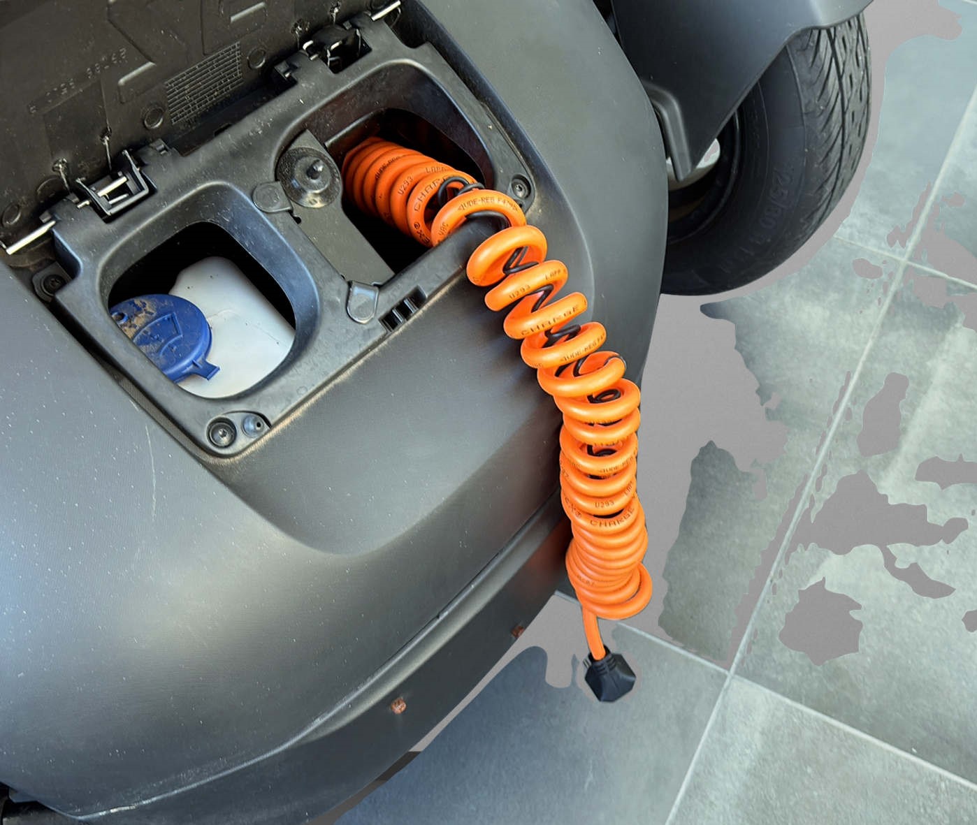 RENAULT Twizy Z.E. Intens Black (incl. Battery)-image-6
