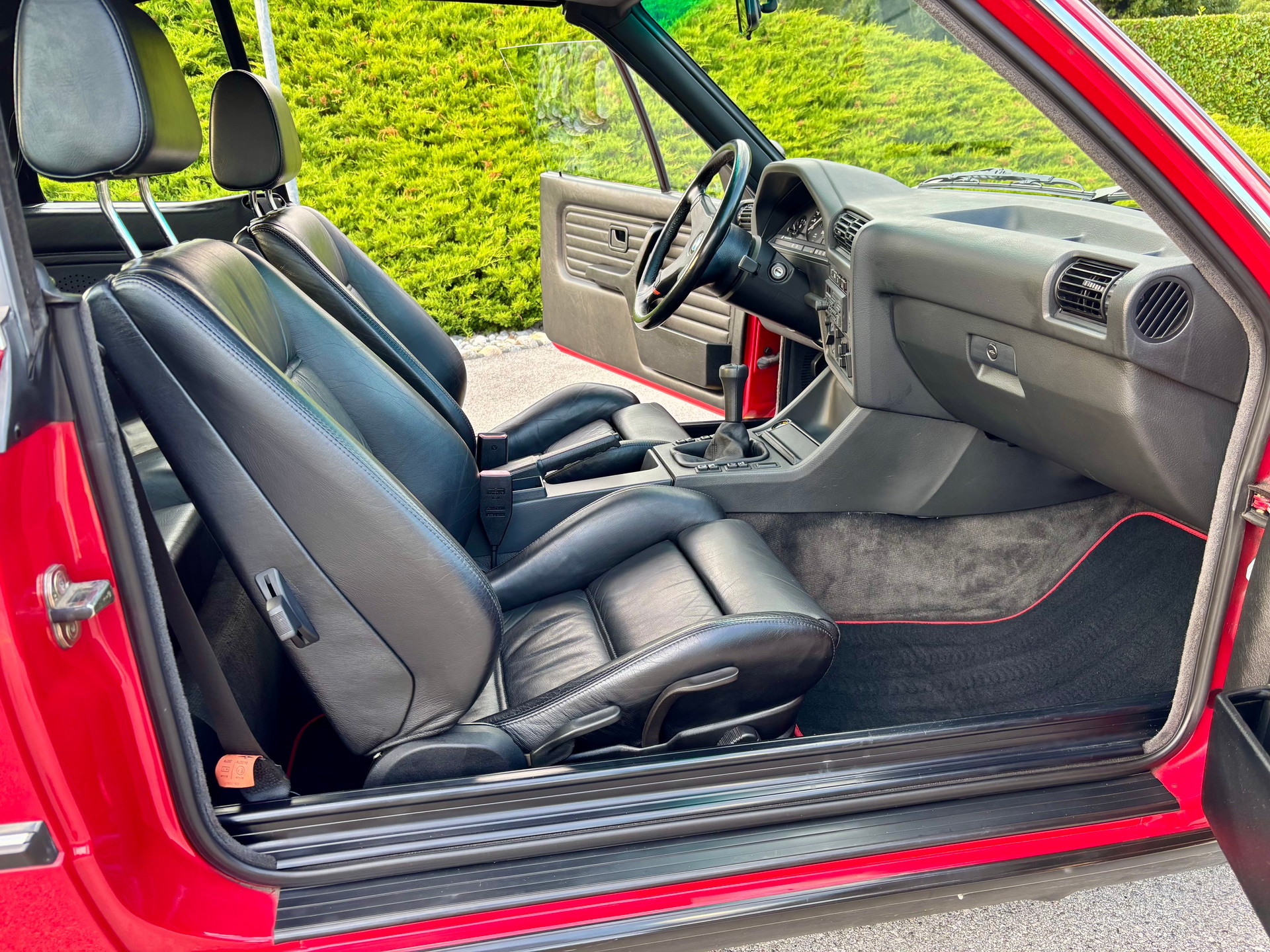 BMW E30 325i Cabrio – rostfrei, original, Veteran (MFK bis 2029)-image-14