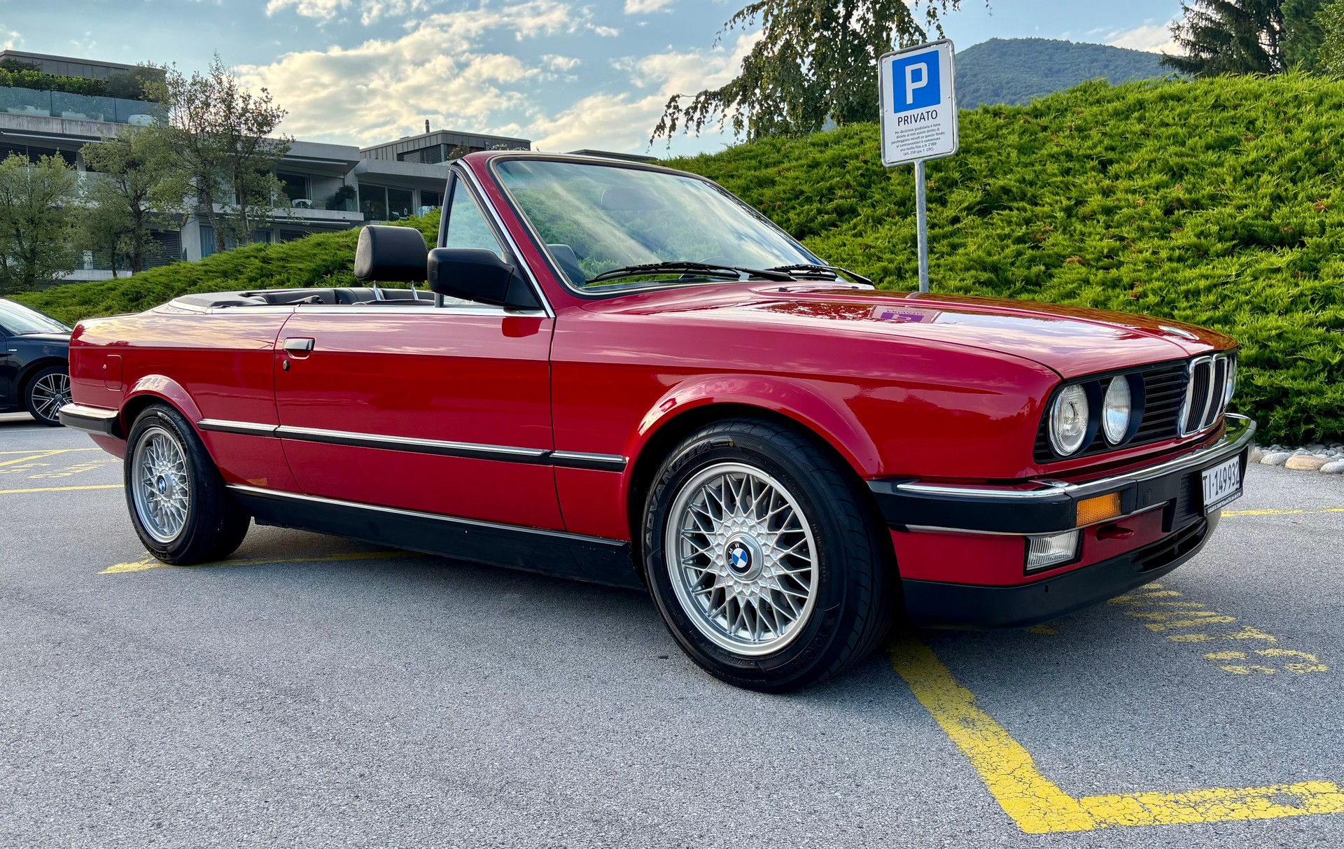 BMW E30 325i Cabrio – rostfrei, original, Veteran (MFK bis 2029)
