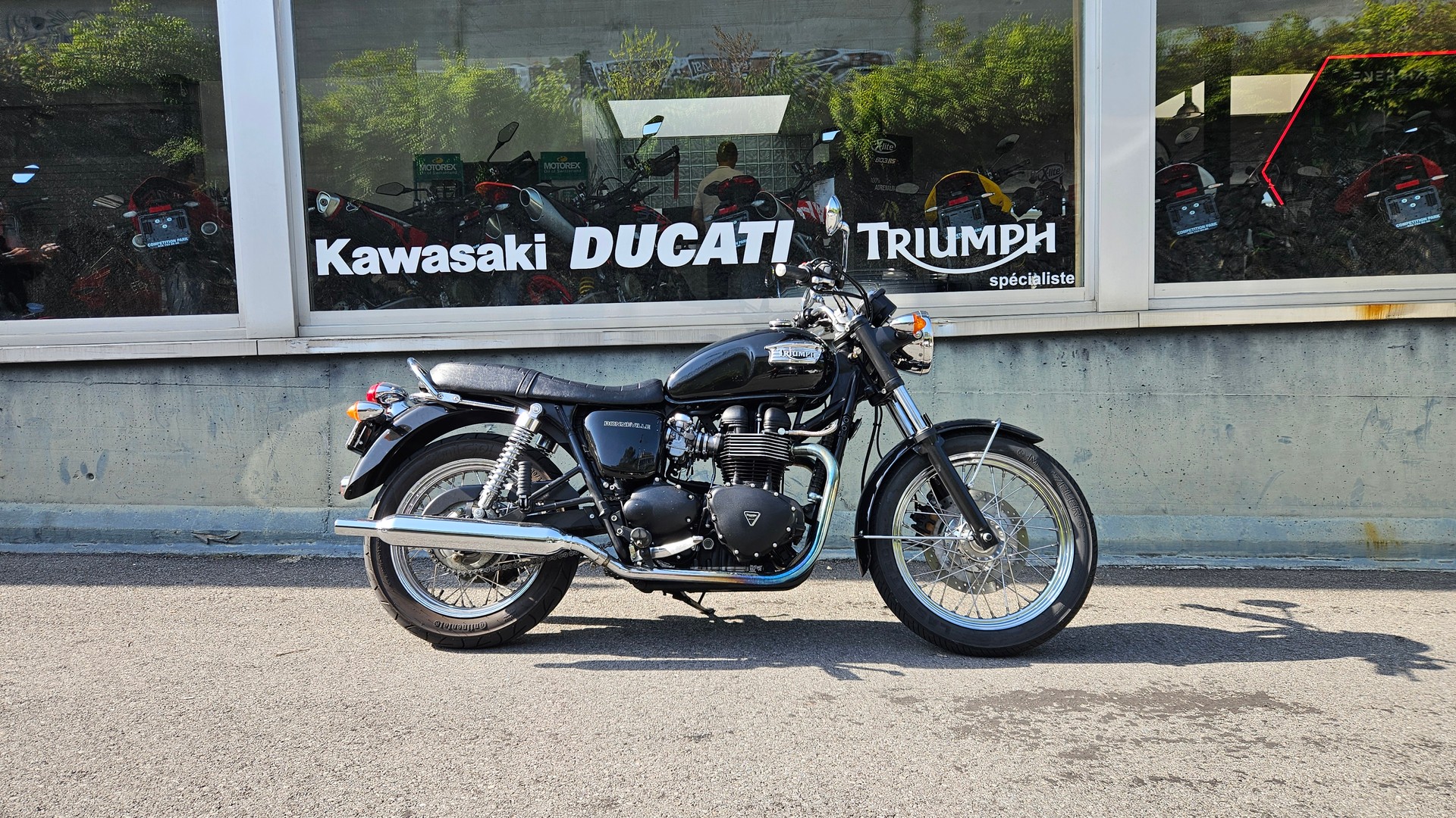 TRIUMPH Bonneville 900-image-0